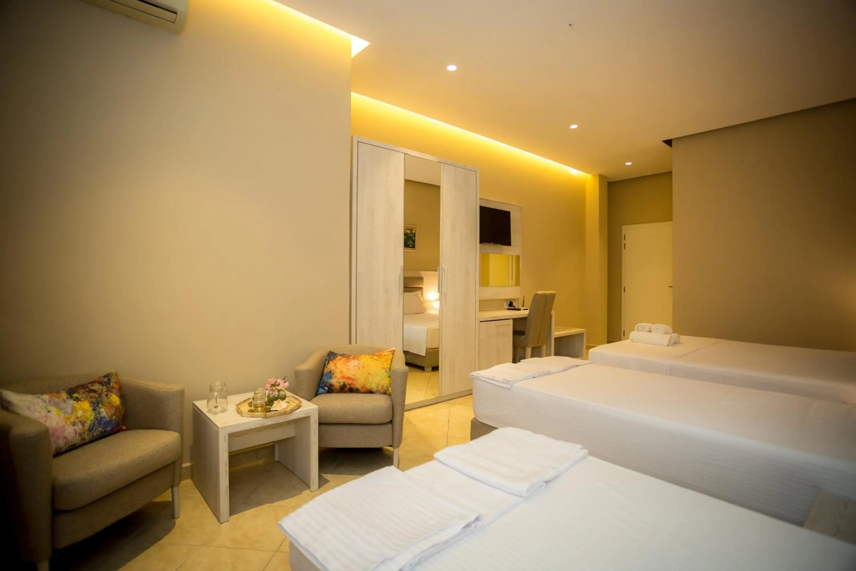 Toilet, Bed in Hotel Valz