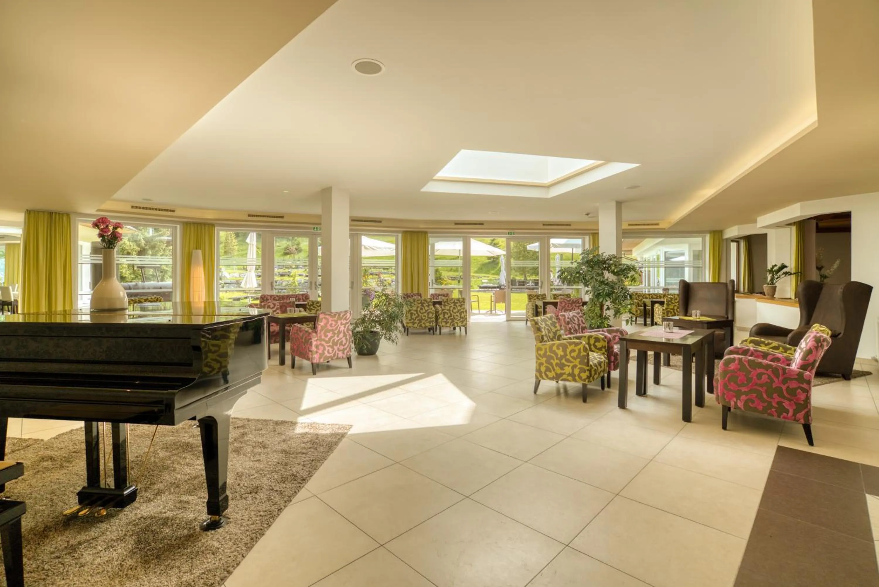 Lounge or bar in Alpinresort Schillerkopf