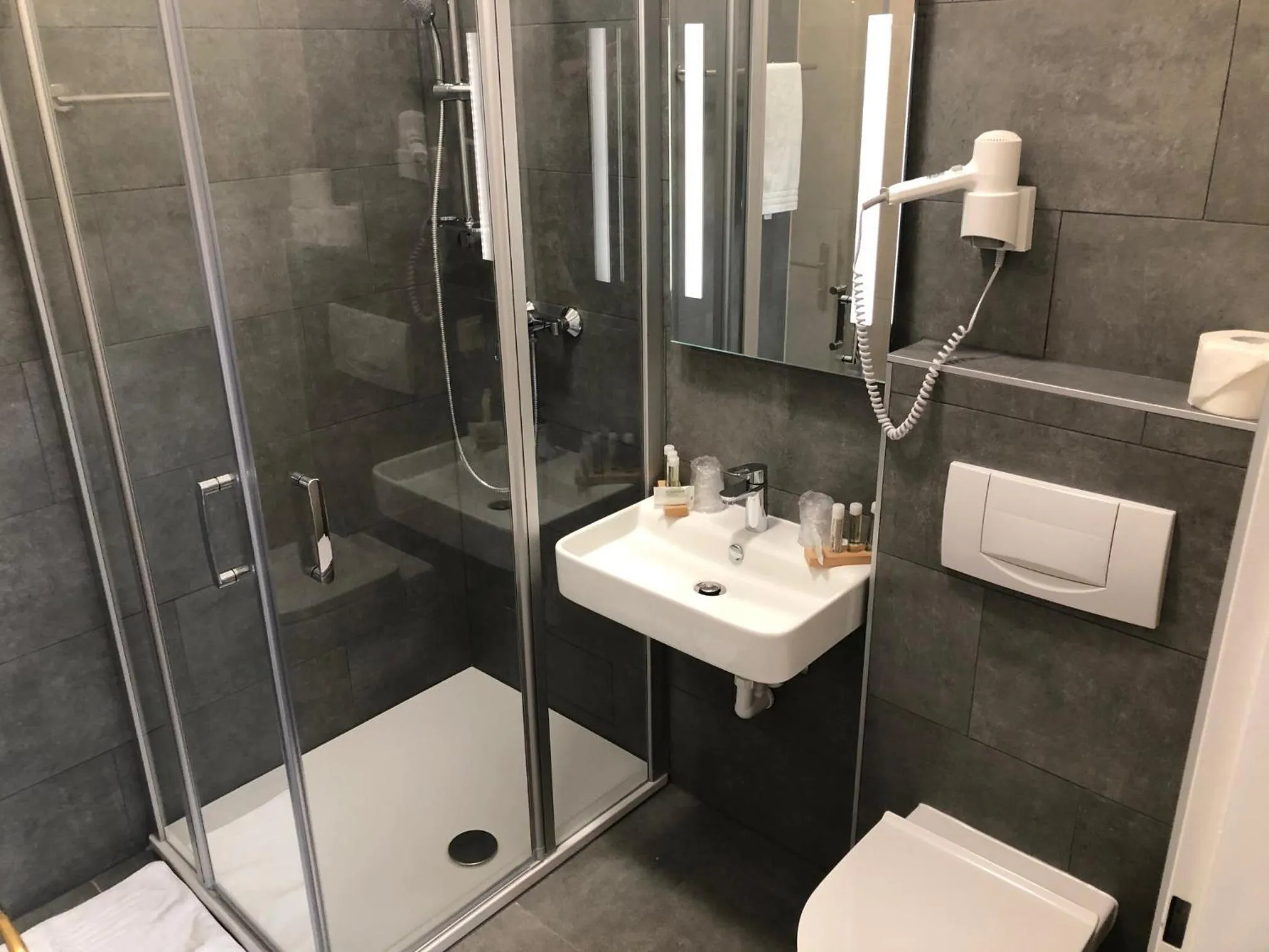 Shower in Hotel Brauhof Wien