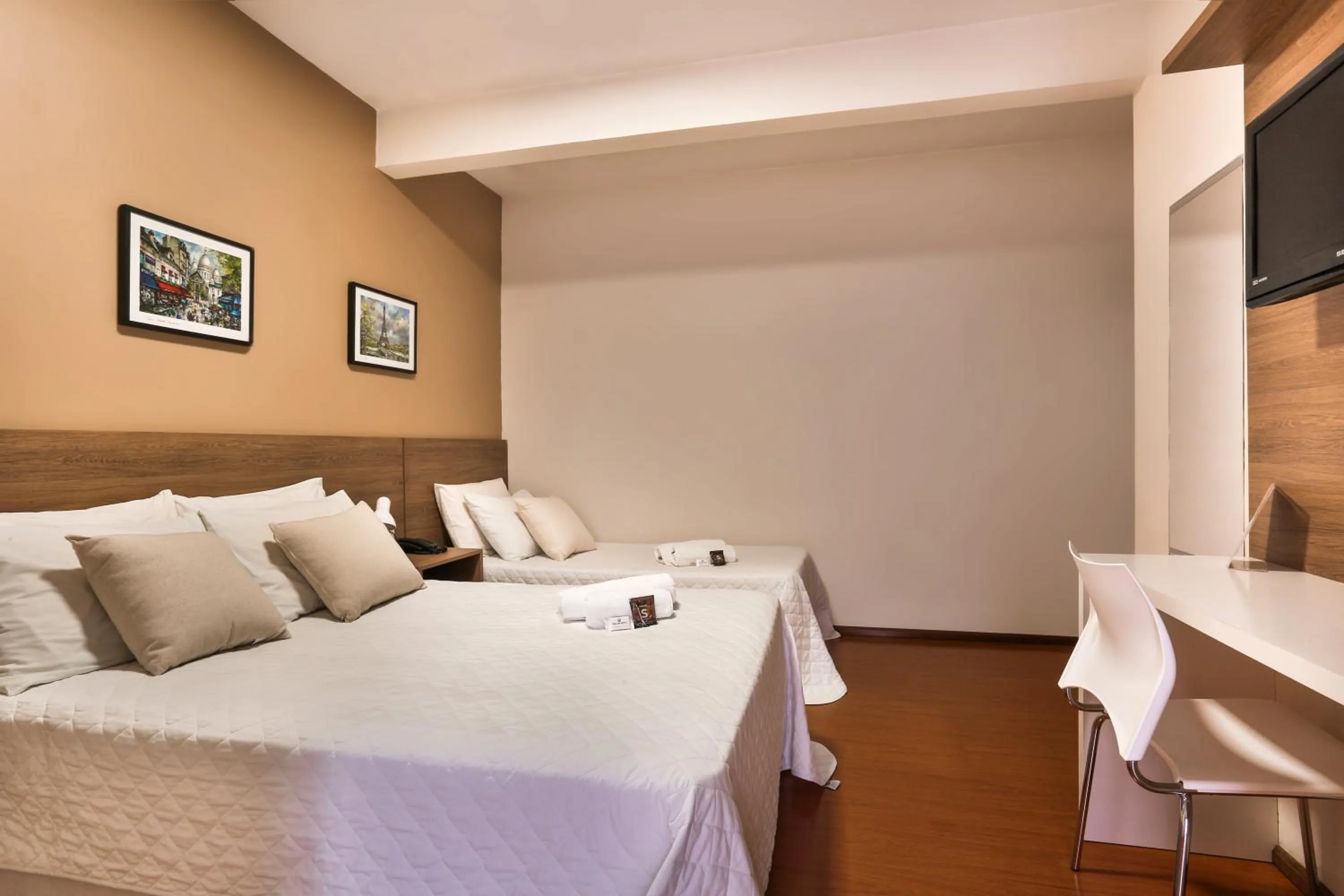 Bed in Zallon Hotel Executivo