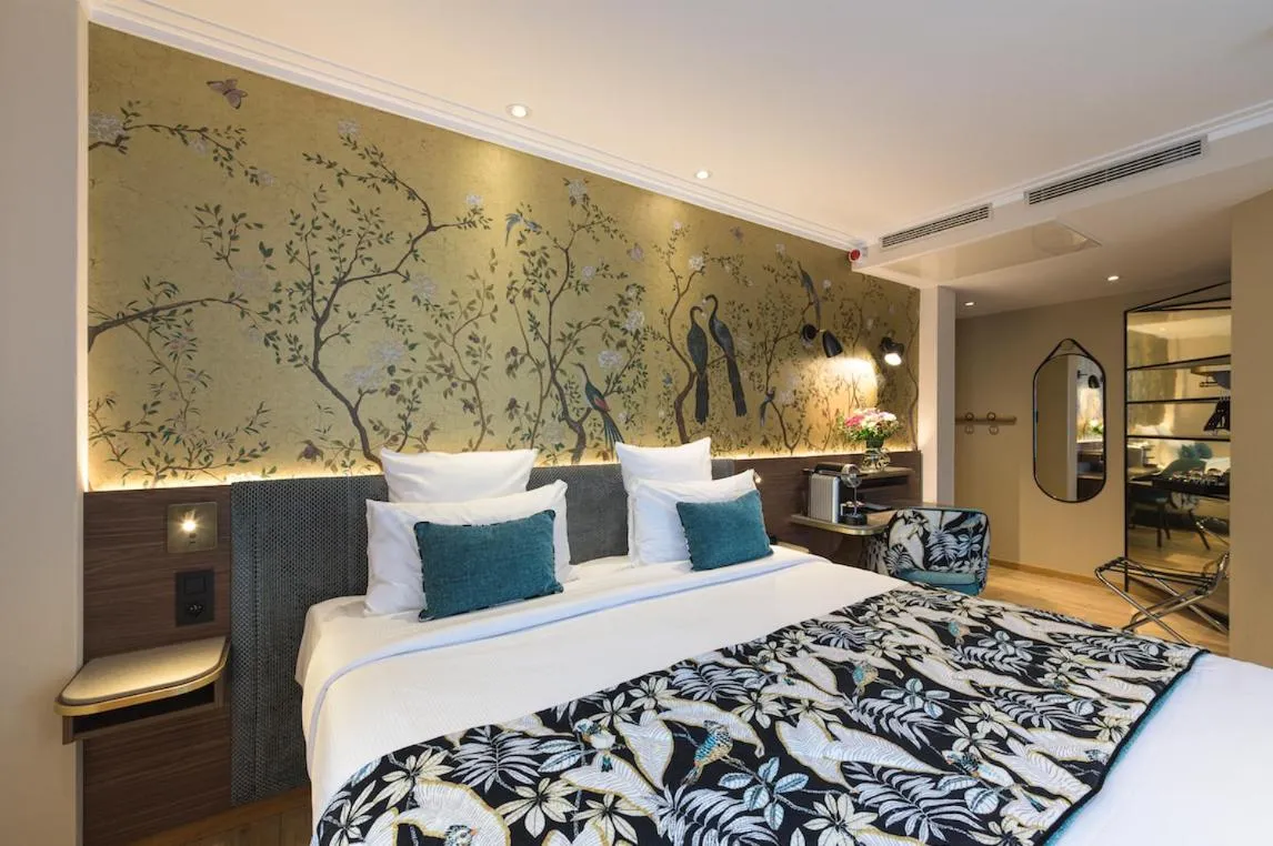 Bed in Hôtel Tourisme Avenue