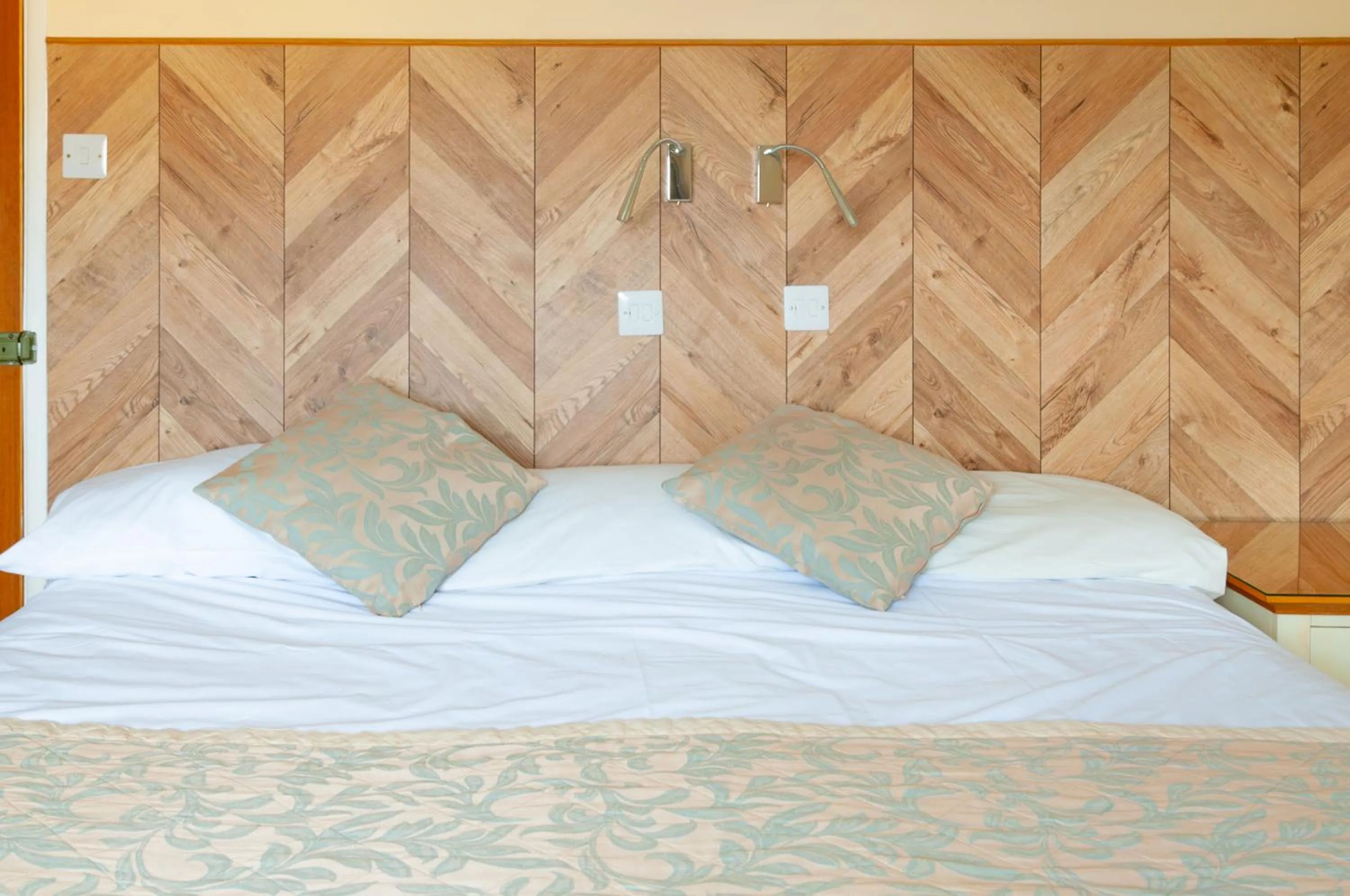 Bed in Claxton Hotel