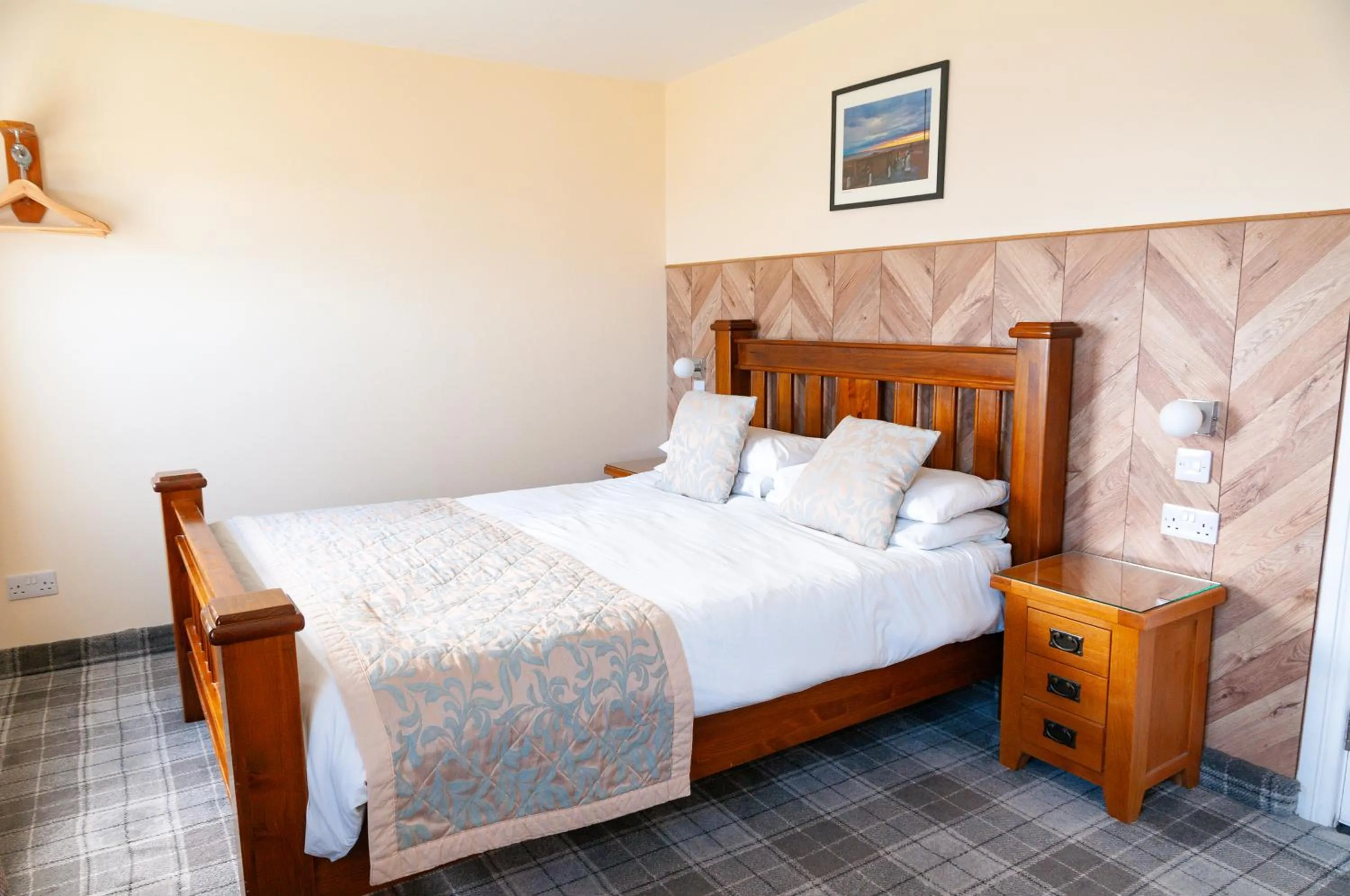 Bed in Claxton Hotel