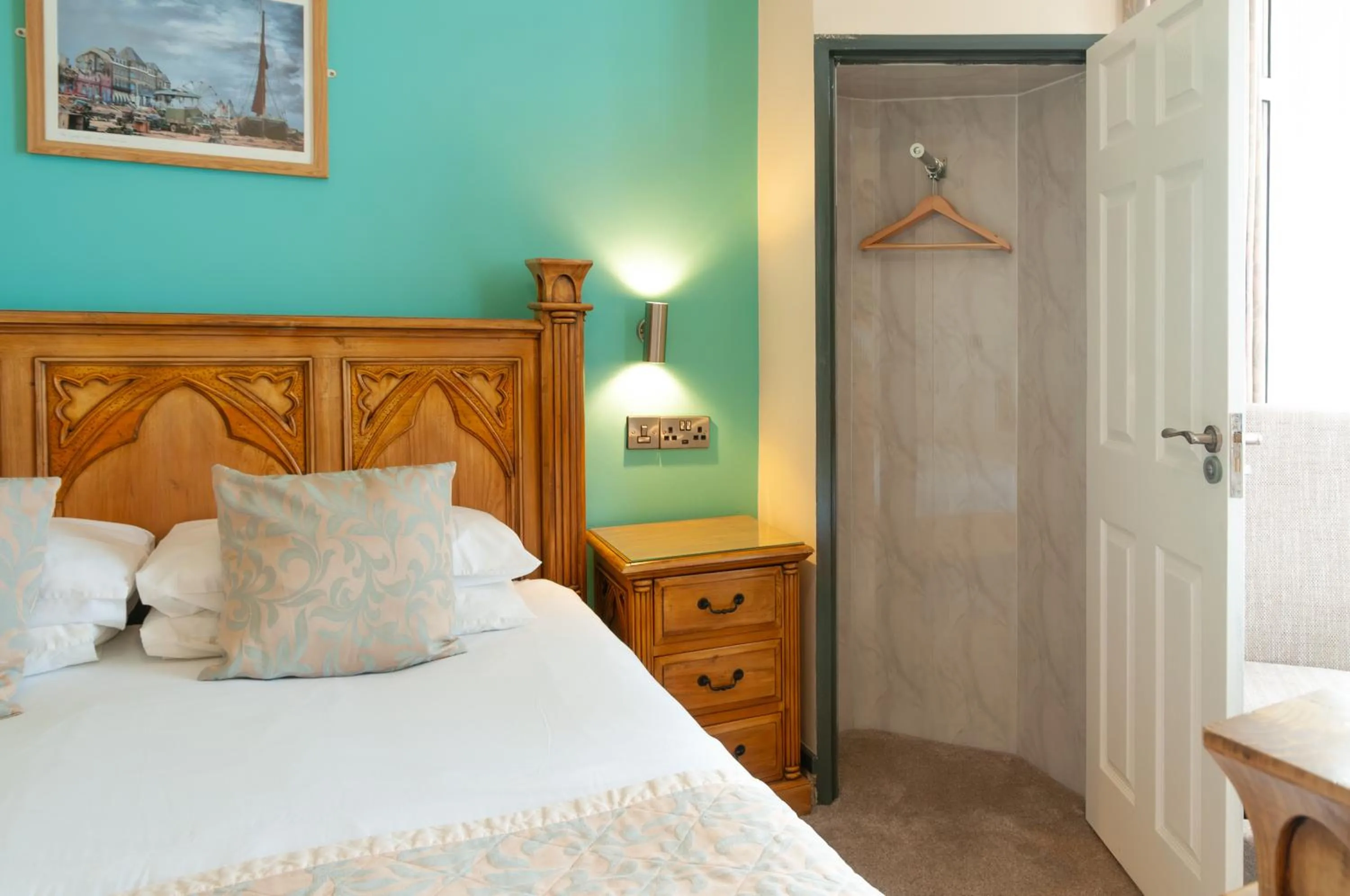 Bed in Claxton Hotel