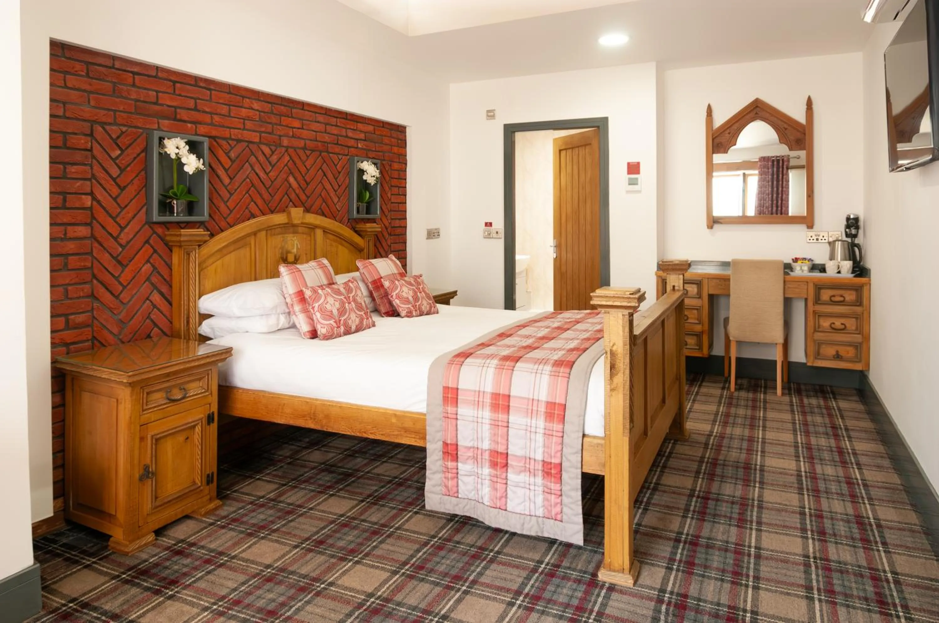 Bed in Claxton Hotel