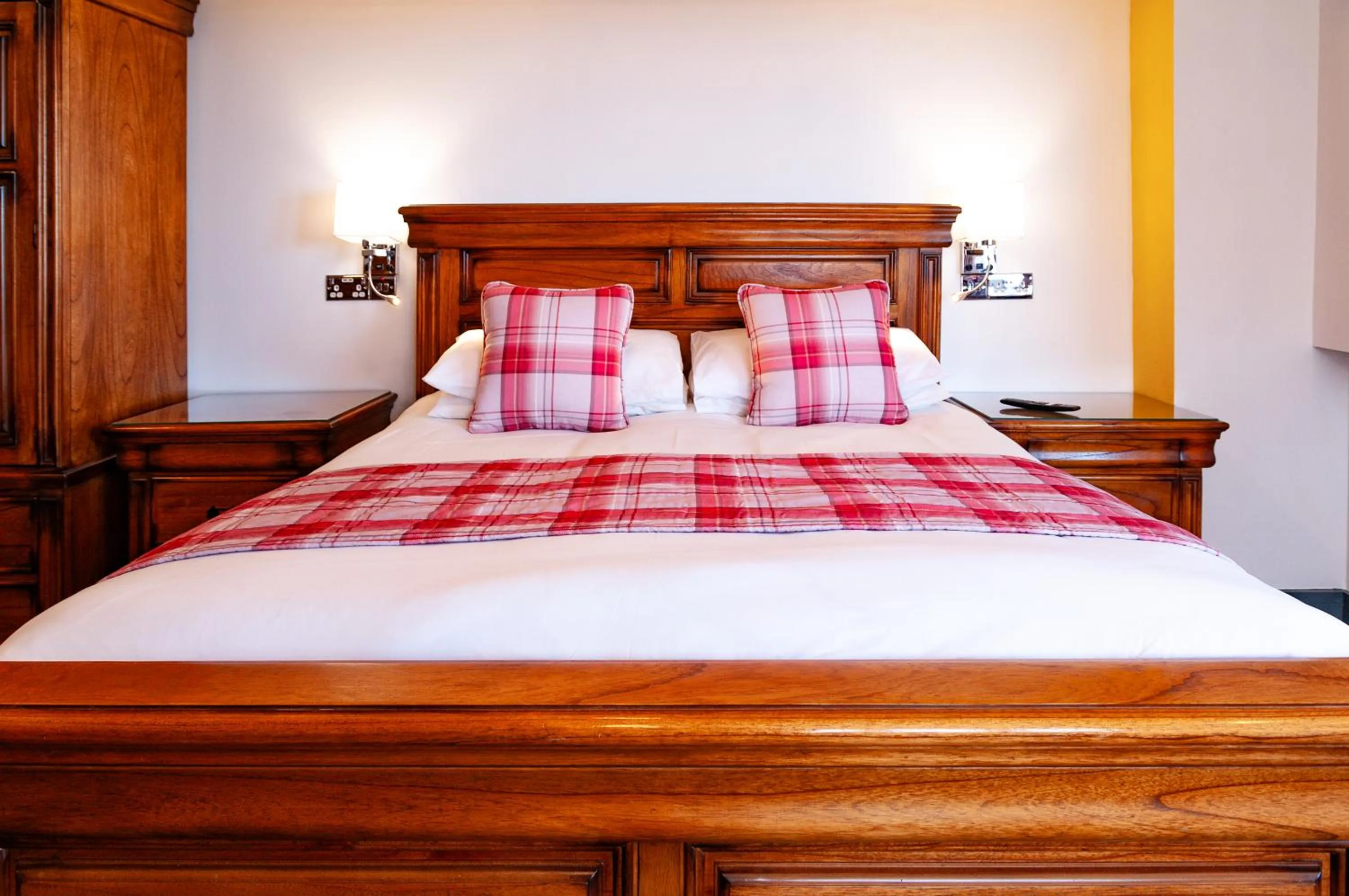 Bed in Claxton Hotel