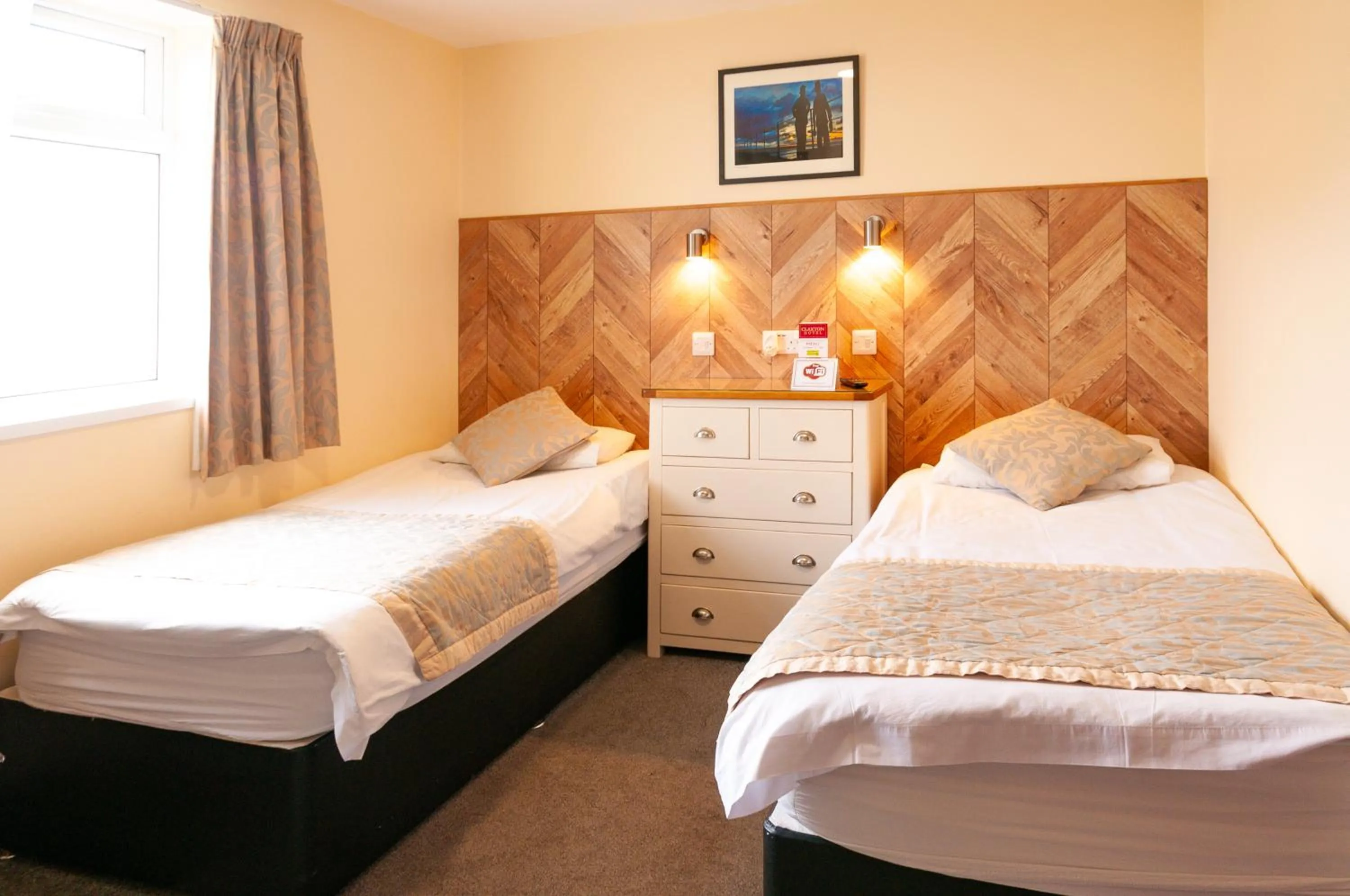 Bed in Claxton Hotel