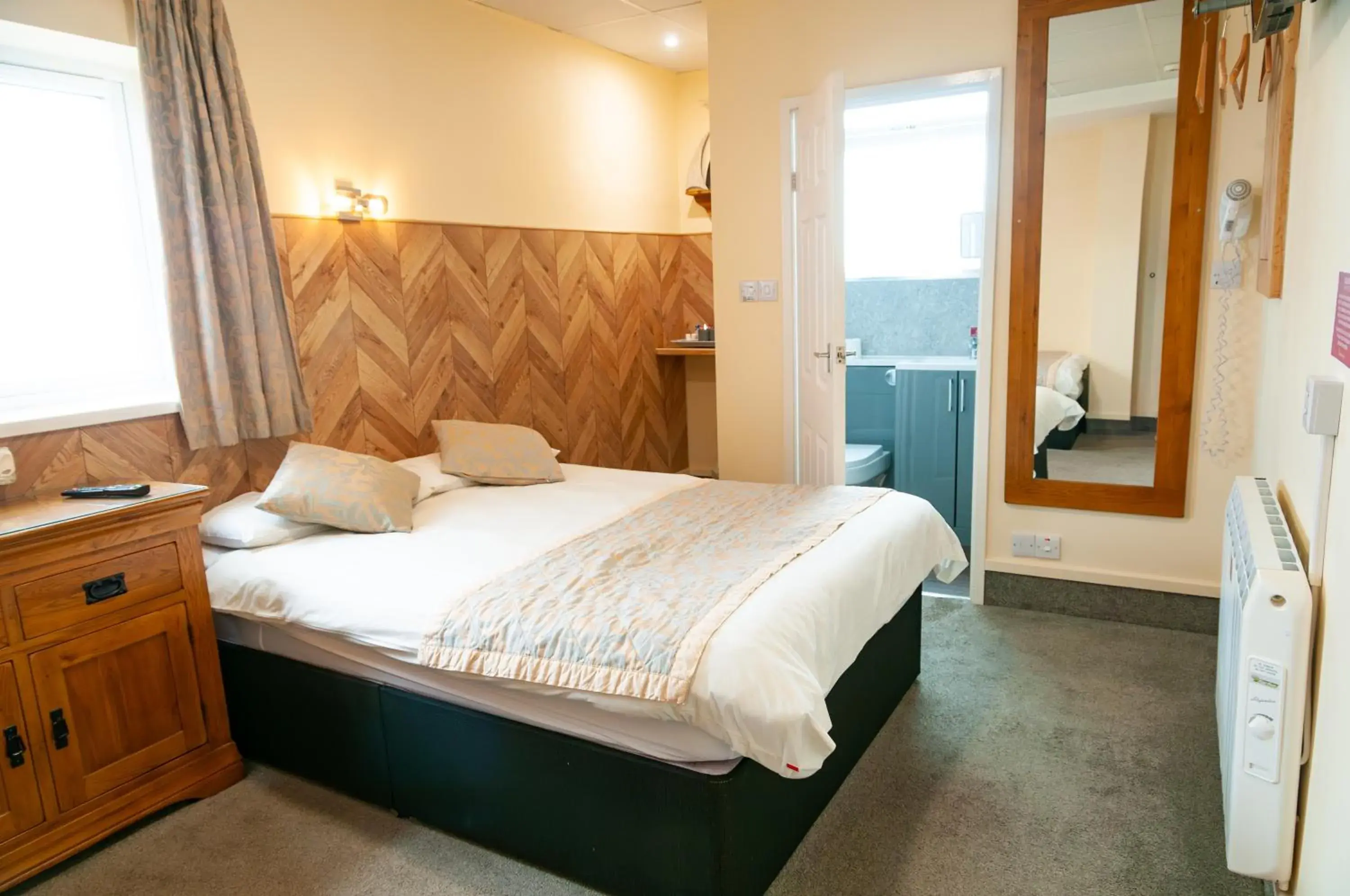 Family Room in Claxton Hotel Family Room in Claxton Hotel