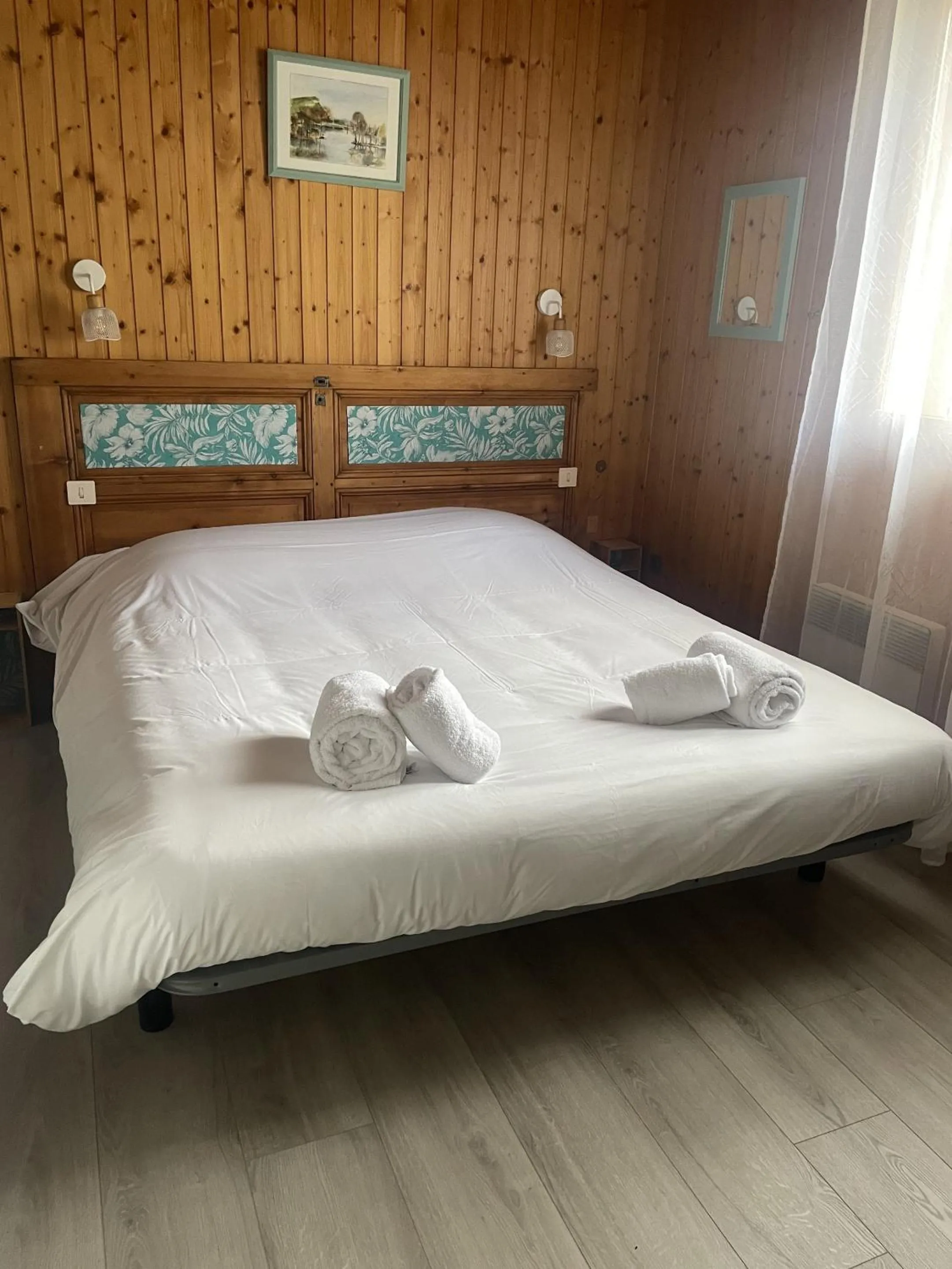 Bedroom, Bed in Le Domaine de la Caille - L'Hôtel