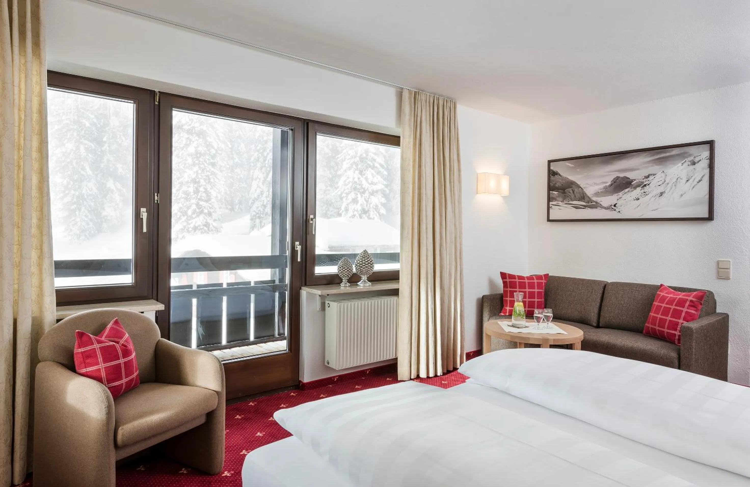 Photo of the whole room, Bed in Cresta.Alpin.Sport.Hotel