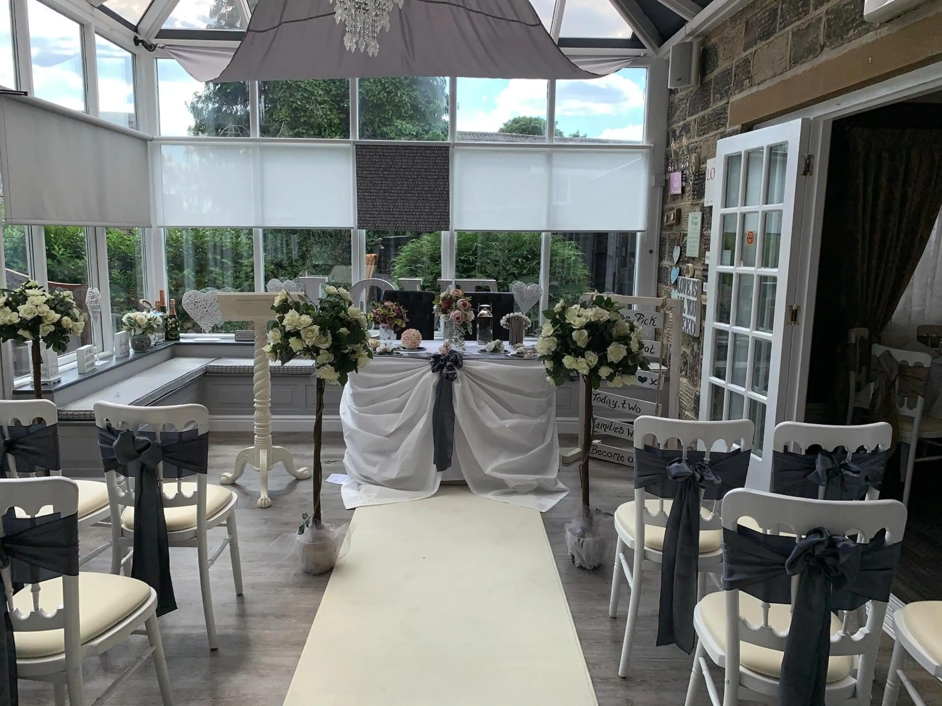 Garden in Dimple Well Lodge Hotel