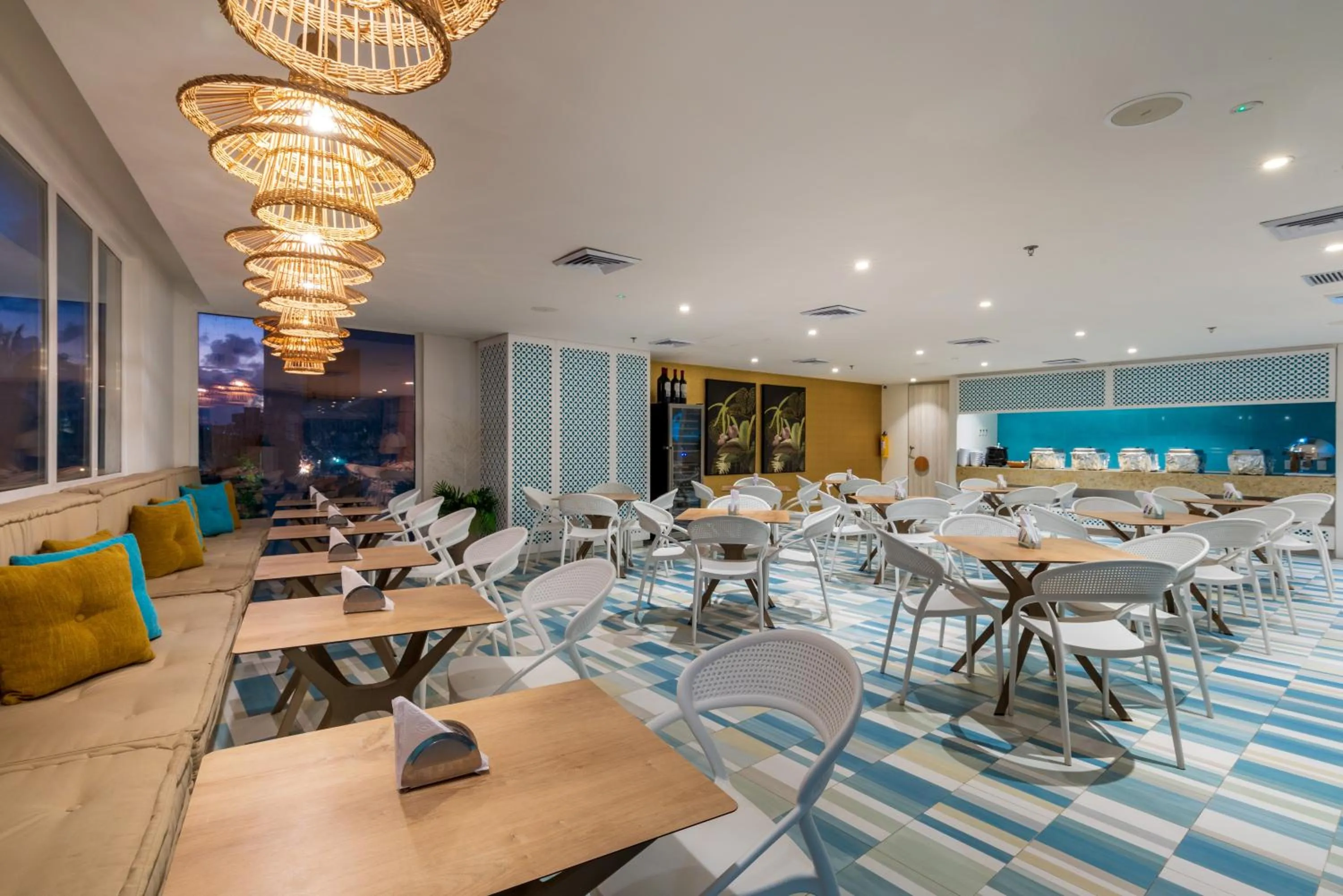 Restaurant/places to eat in Samawi Hotel