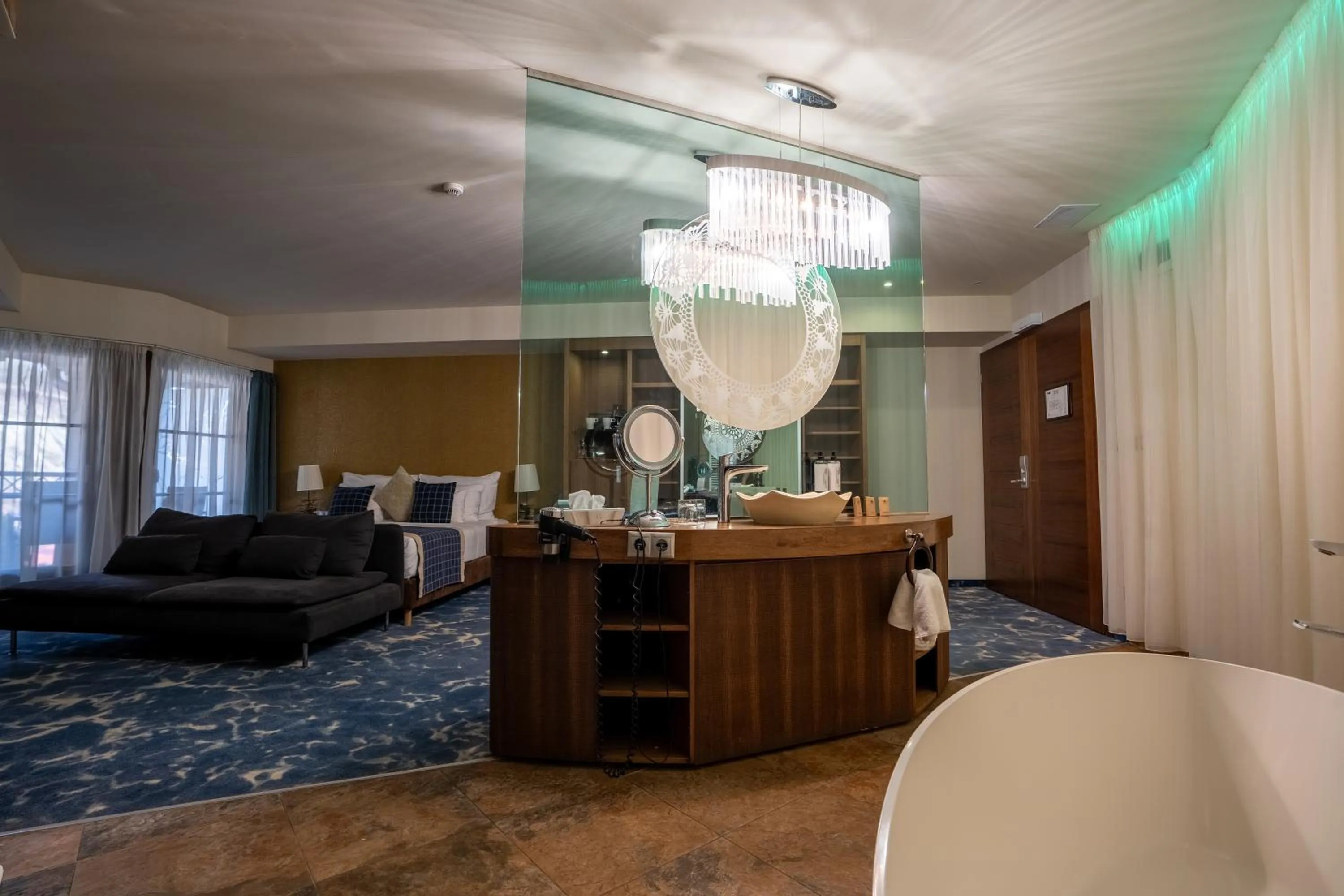 Hotel Cascade Resort & Spa