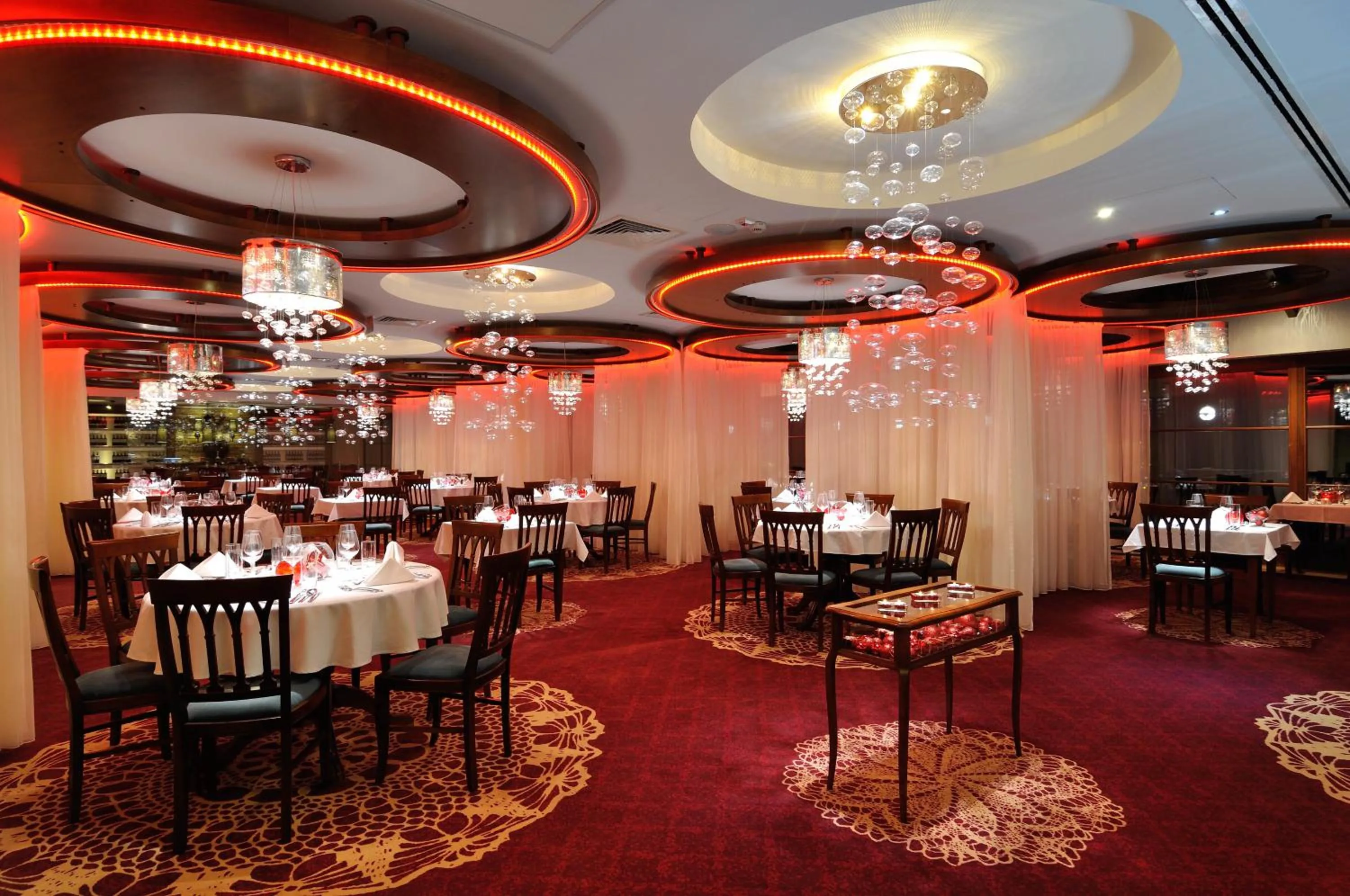 Restaurant/places to eat in Hotel Cascade Resort & Spa