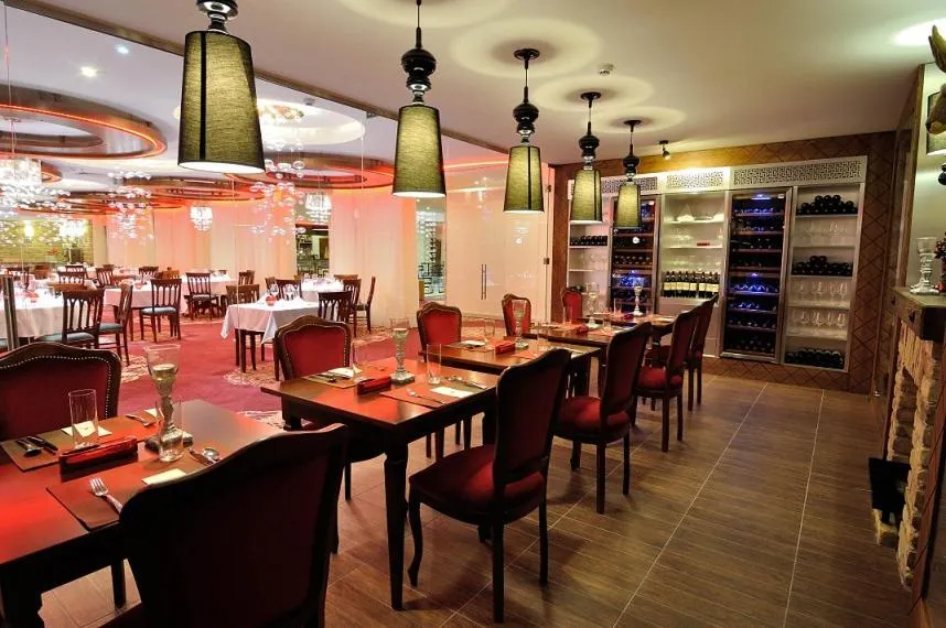 Hotel Cascade Resort & Spa