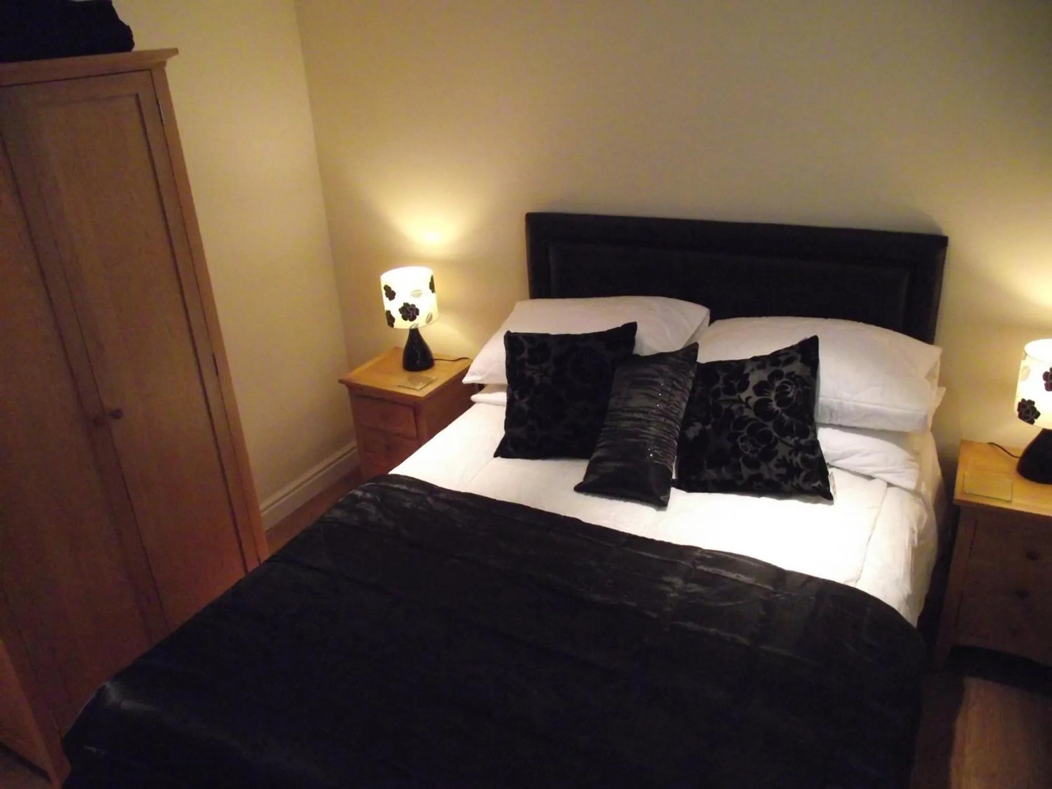 Bed in Carpenters Cottages