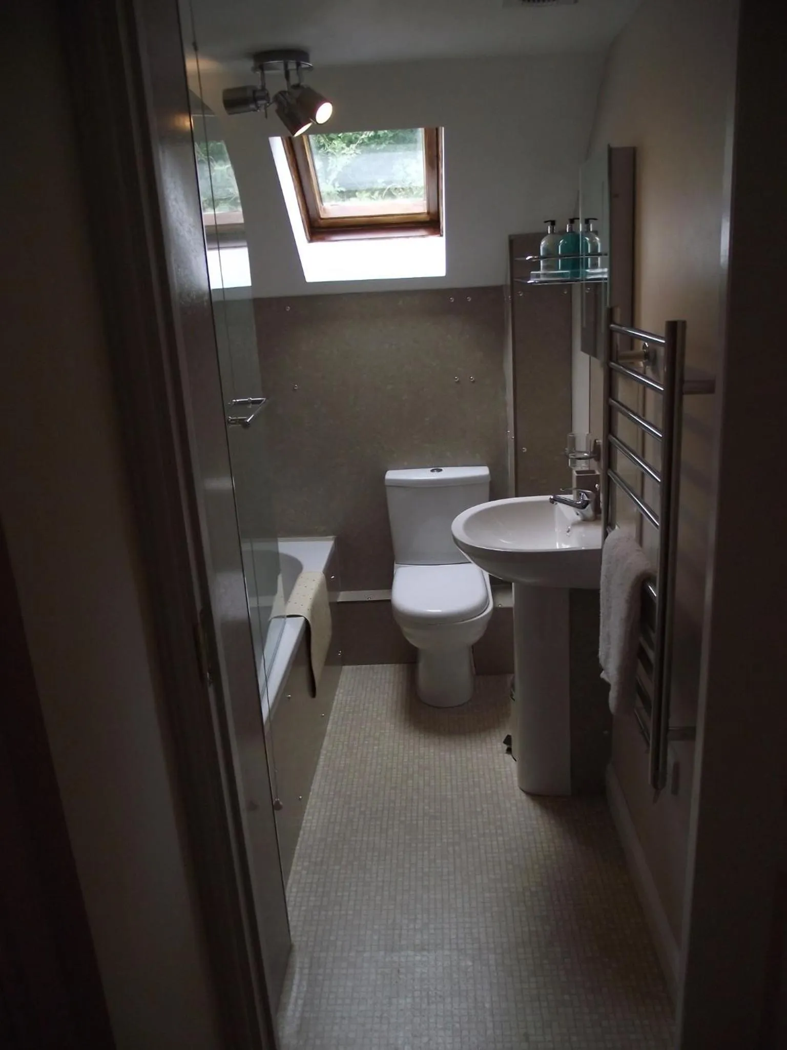 Toilet in Carpenters Cottages