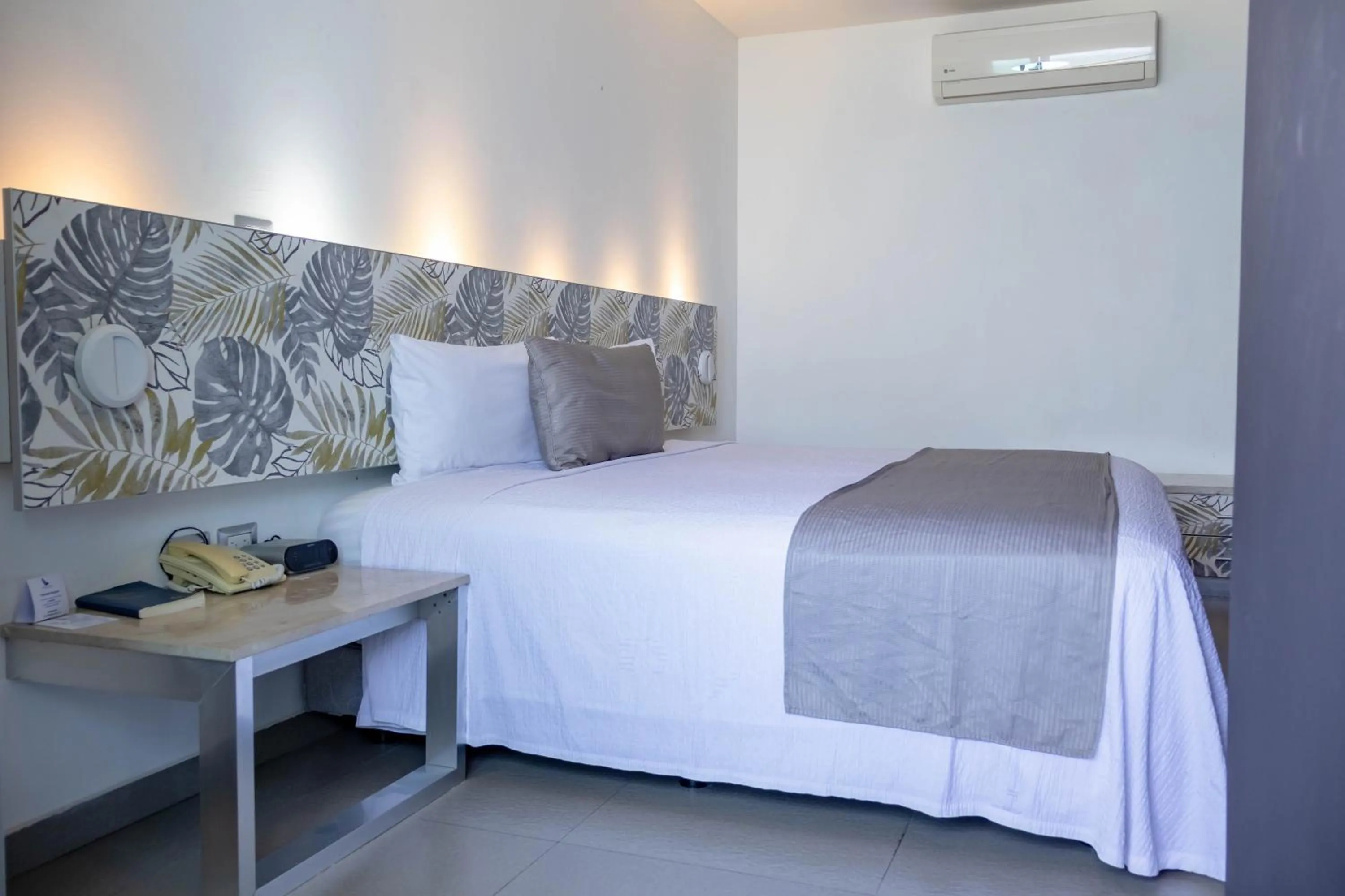 Bedroom, Bed in Hotel Punta Azul