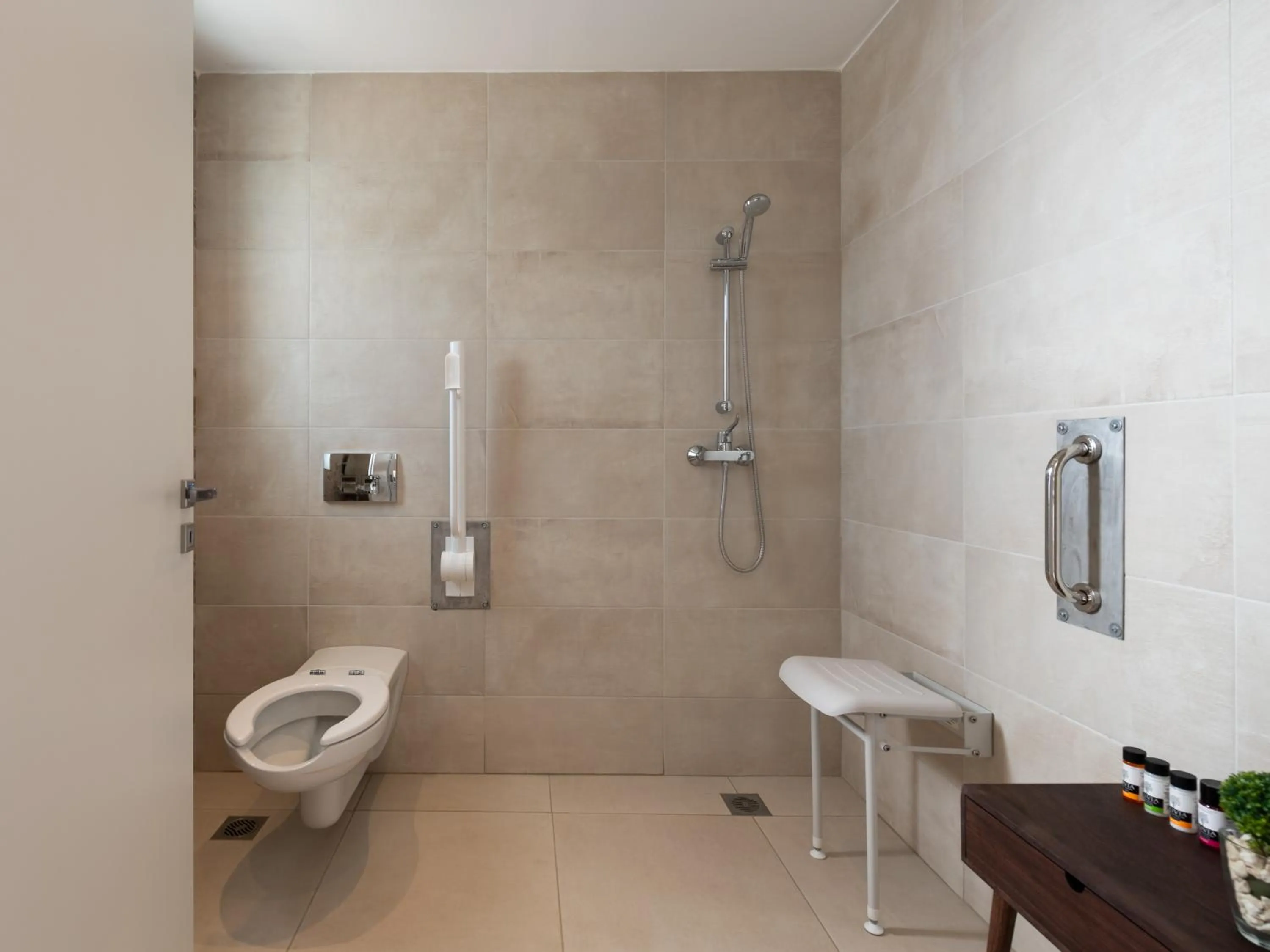 Shower in Nama Retreat