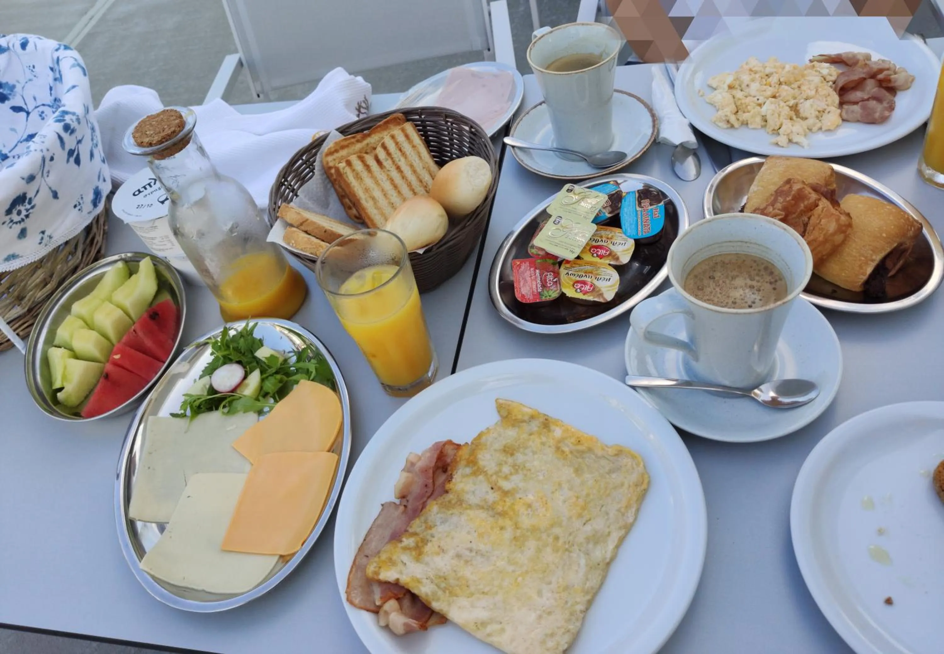 Breakfast in Nama Retreat