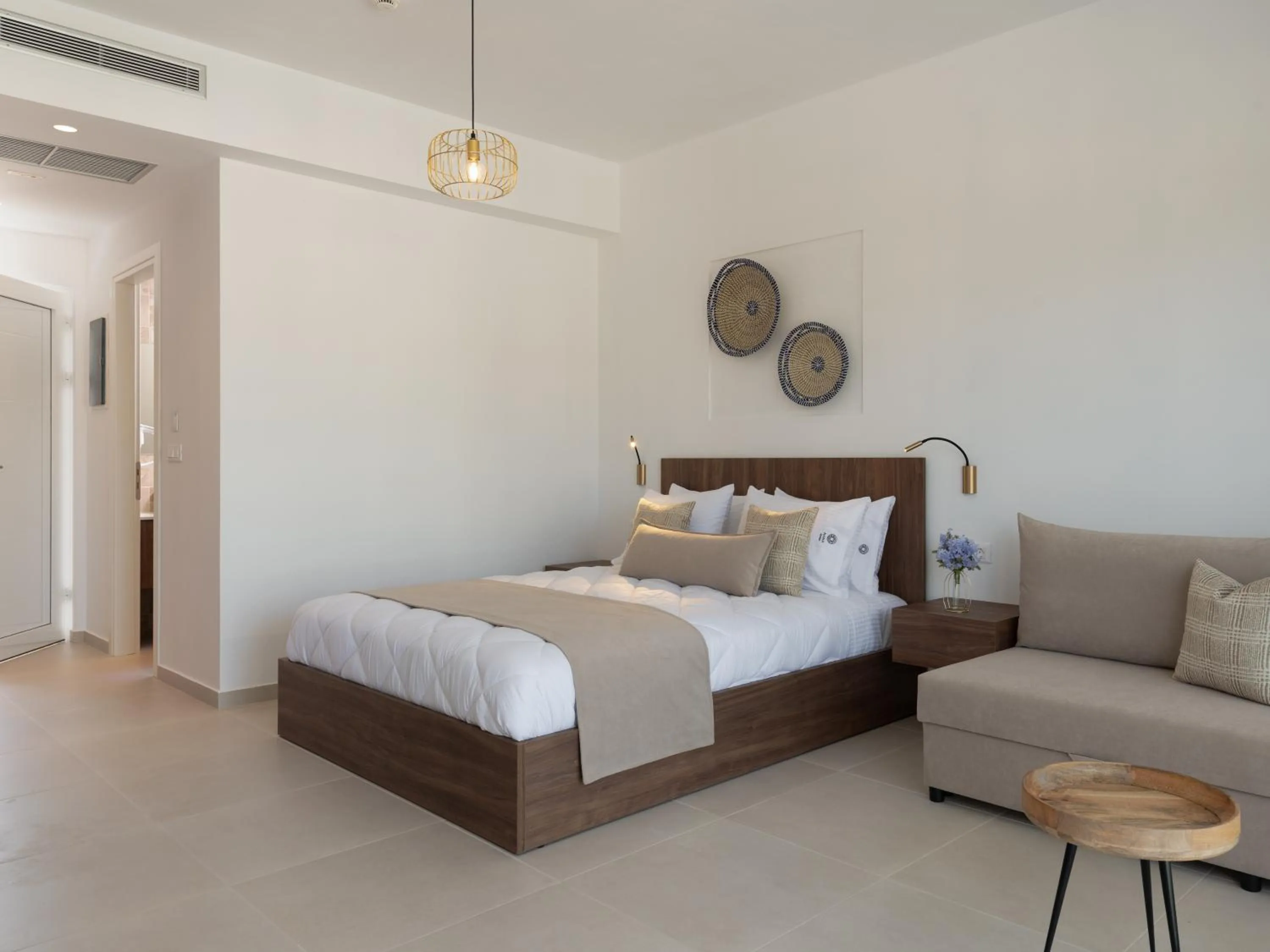 Photo of the whole room, Bed in Nama Retreat