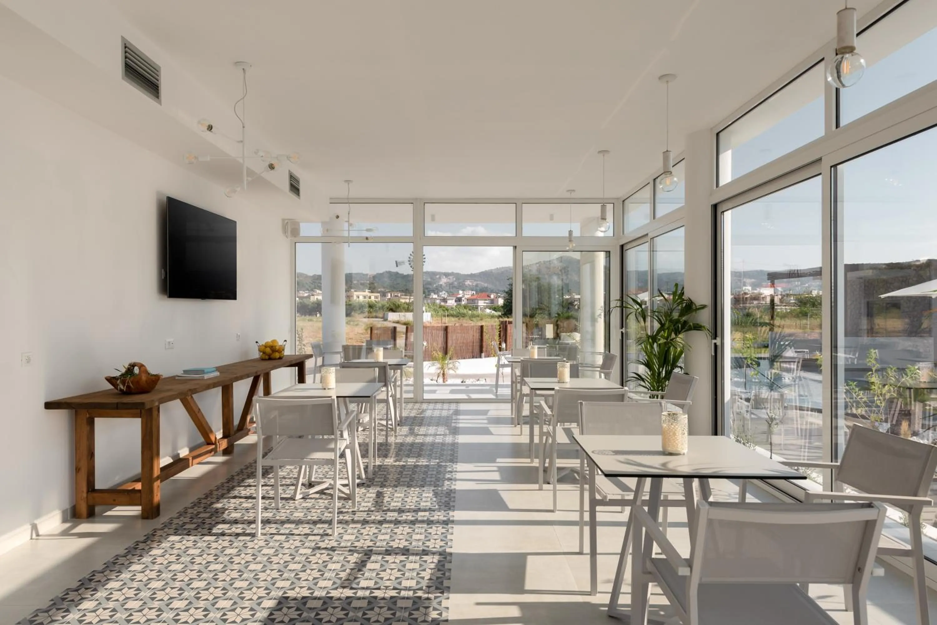 Restaurant/places to eat in Nama Retreat