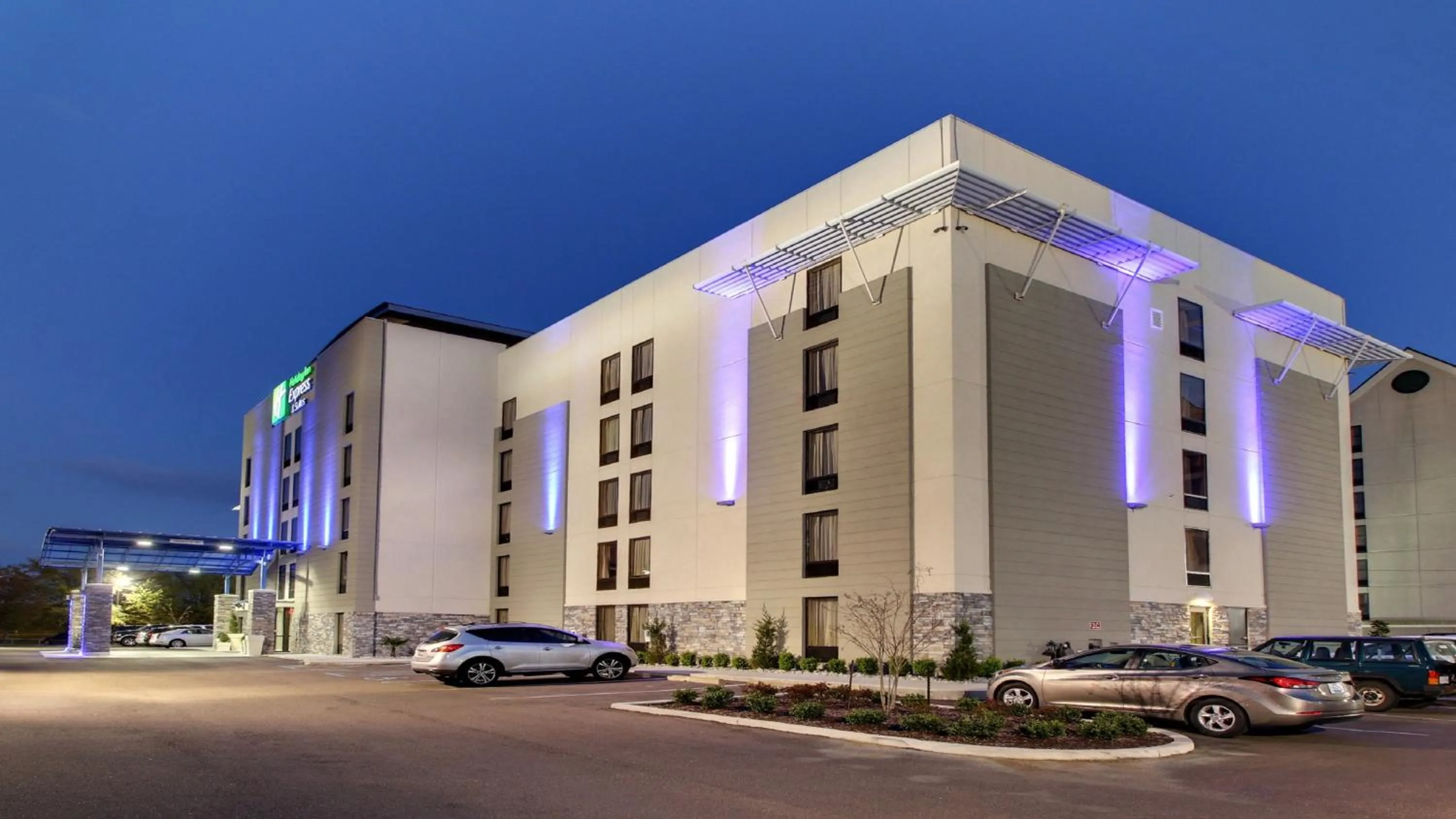 Property building in Holiday Inn Express & Suites Jackson Downtown - Coliseum by IHG