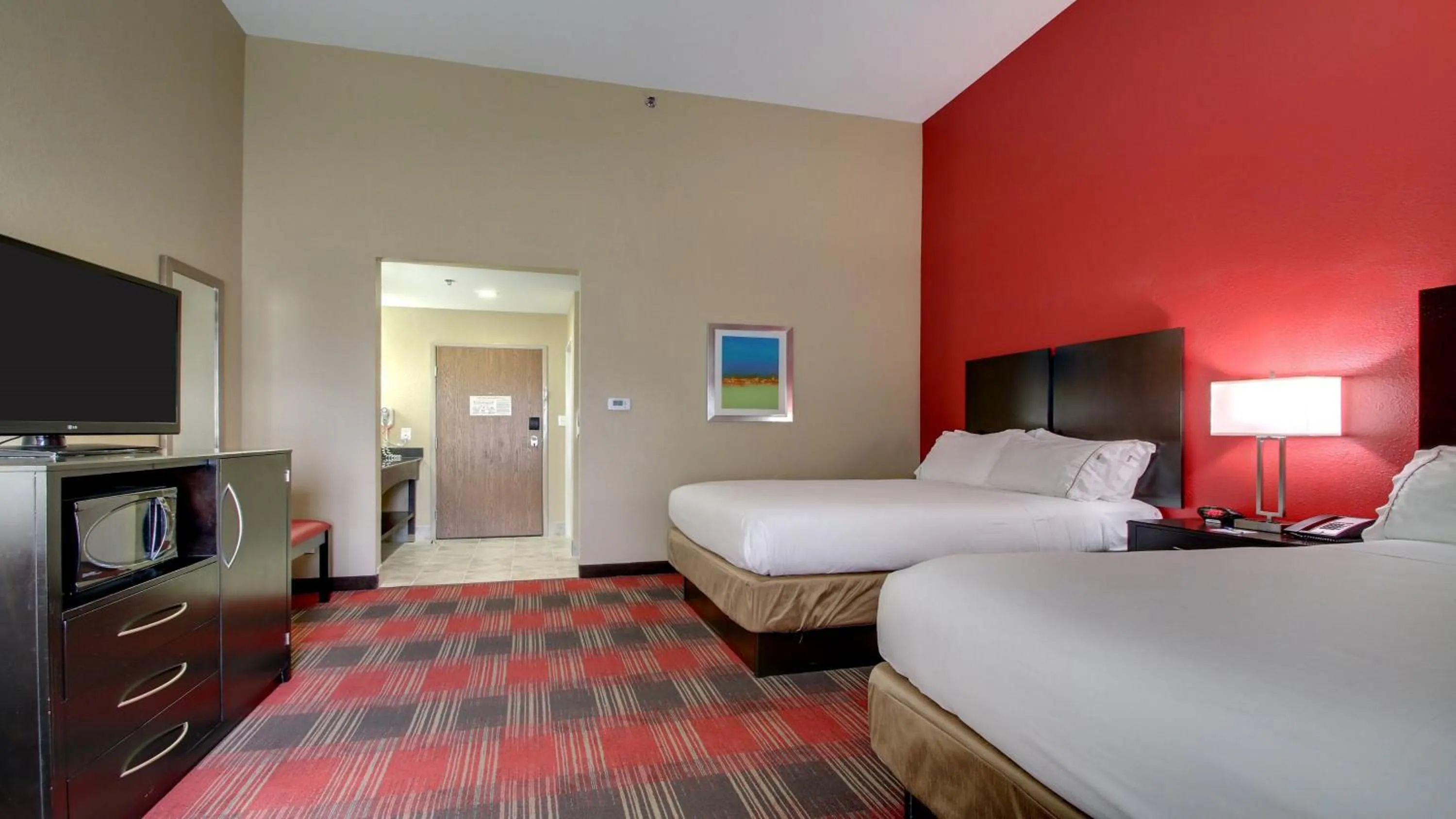 Photo of the whole room, Bed in Holiday Inn Express & Suites Jackson Downtown - Coliseum by IHG