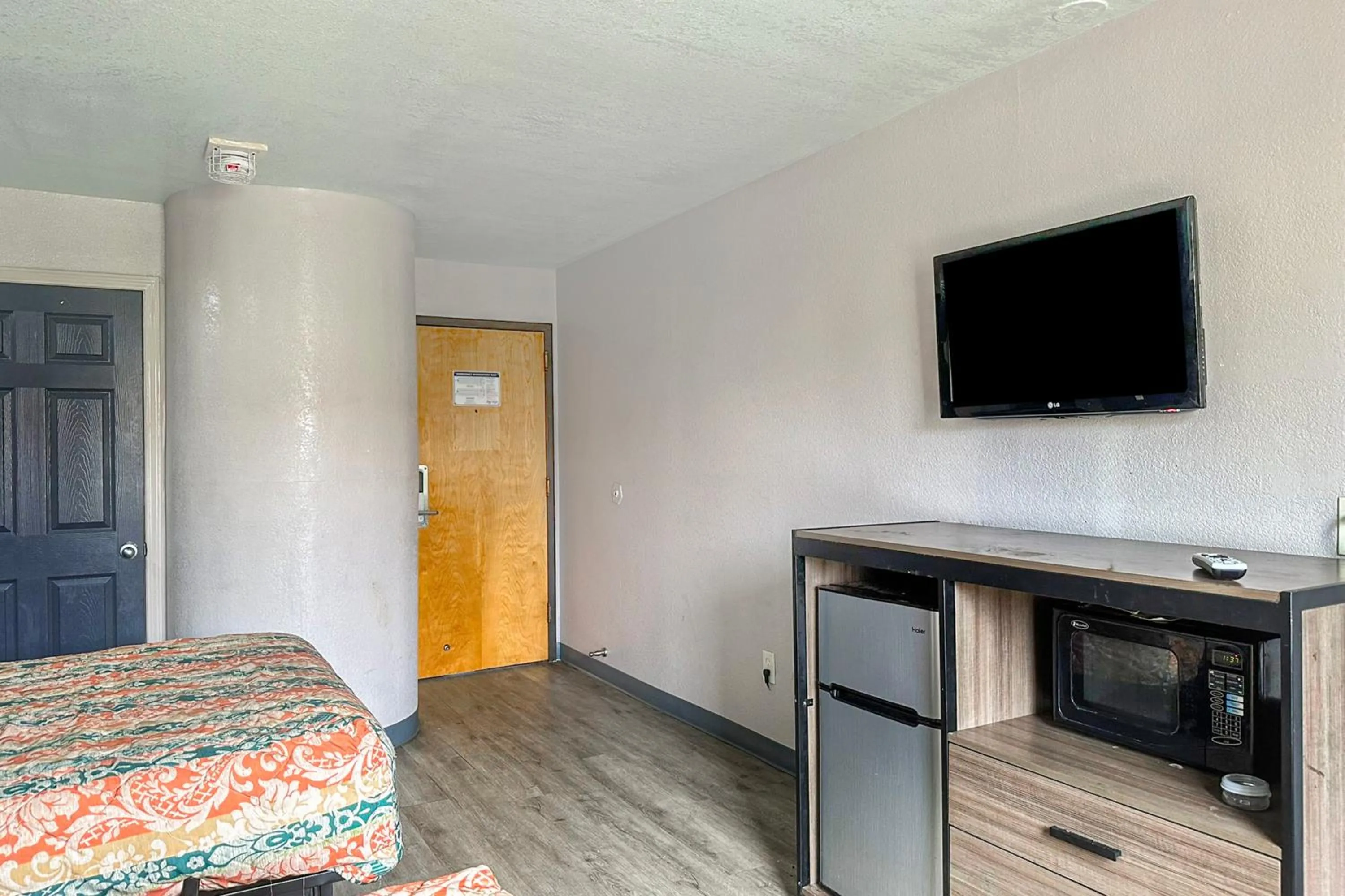 Bedroom, Bed in Relax Inn By Oyo Jackson MS Hwy 80 I-20