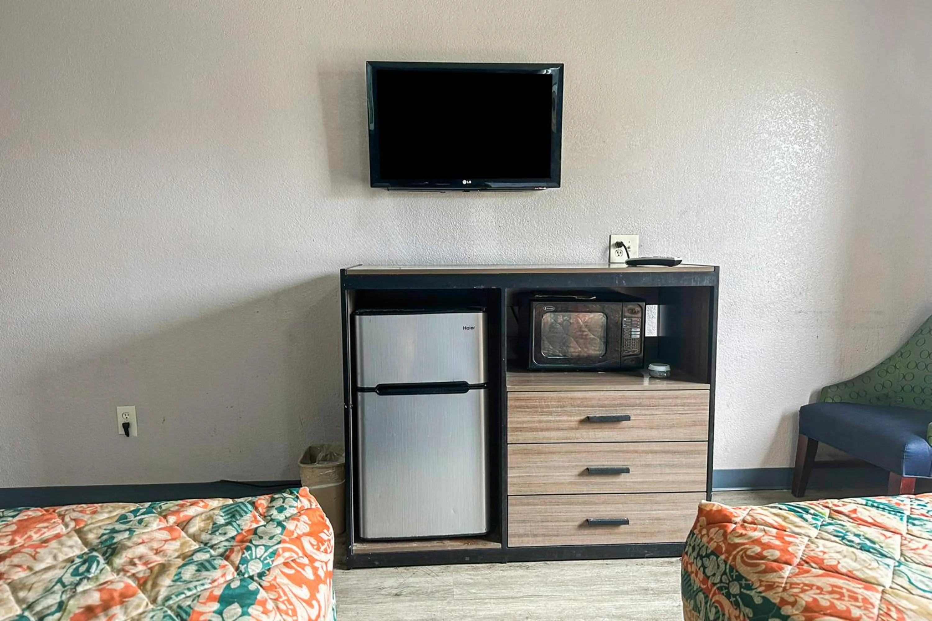 Bedroom, Bed in Relax Inn By Oyo Jackson MS Hwy 80 I-20