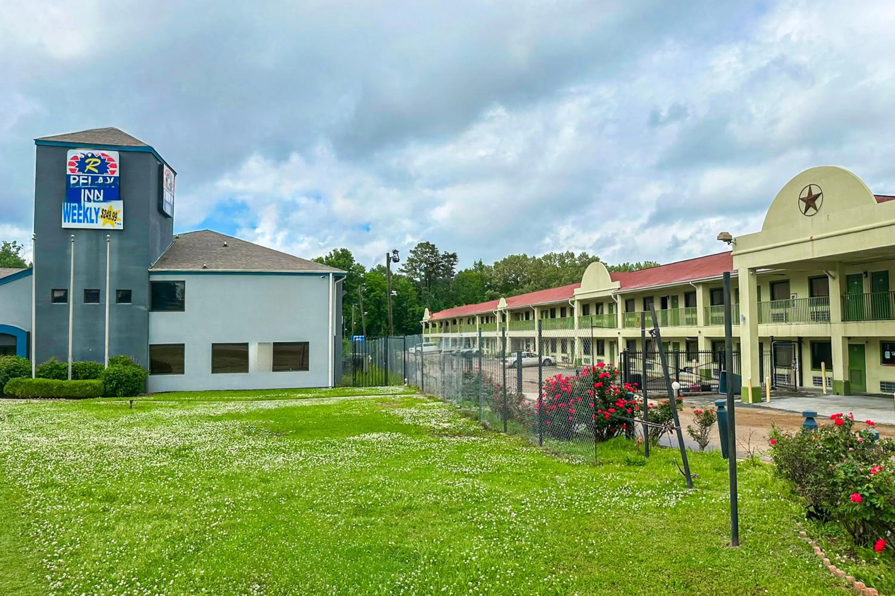 Property building in Relax Inn By Oyo Jackson MS Hwy 80 I-20