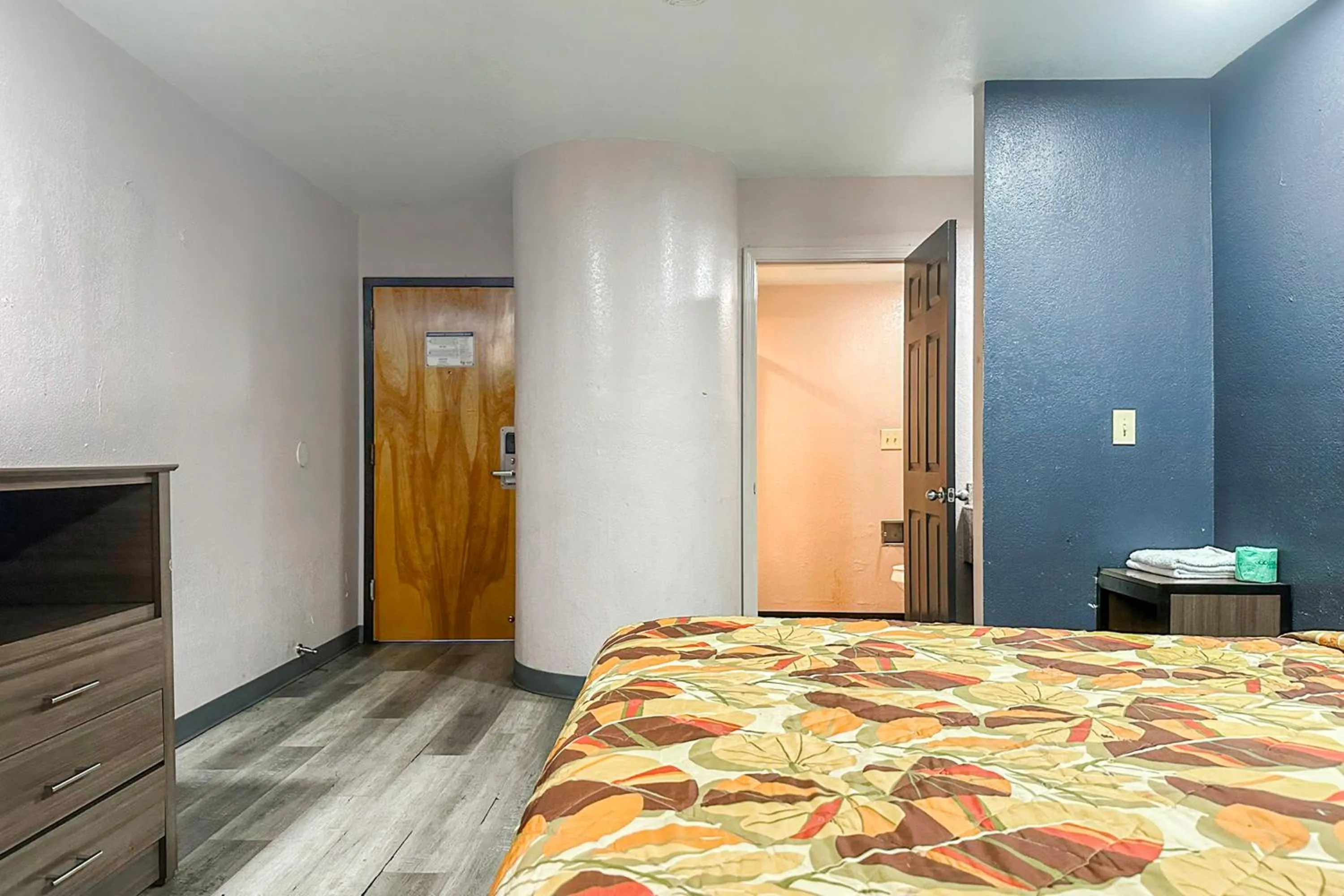 Bedroom, Bed in Relax Inn By Oyo Jackson MS Hwy 80 I-20