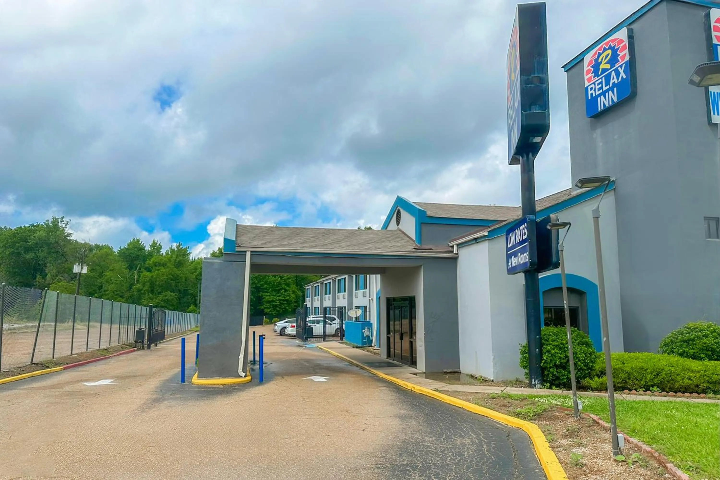 Facade/entrance in Relax Inn By Oyo Jackson MS Hwy 80 I-20