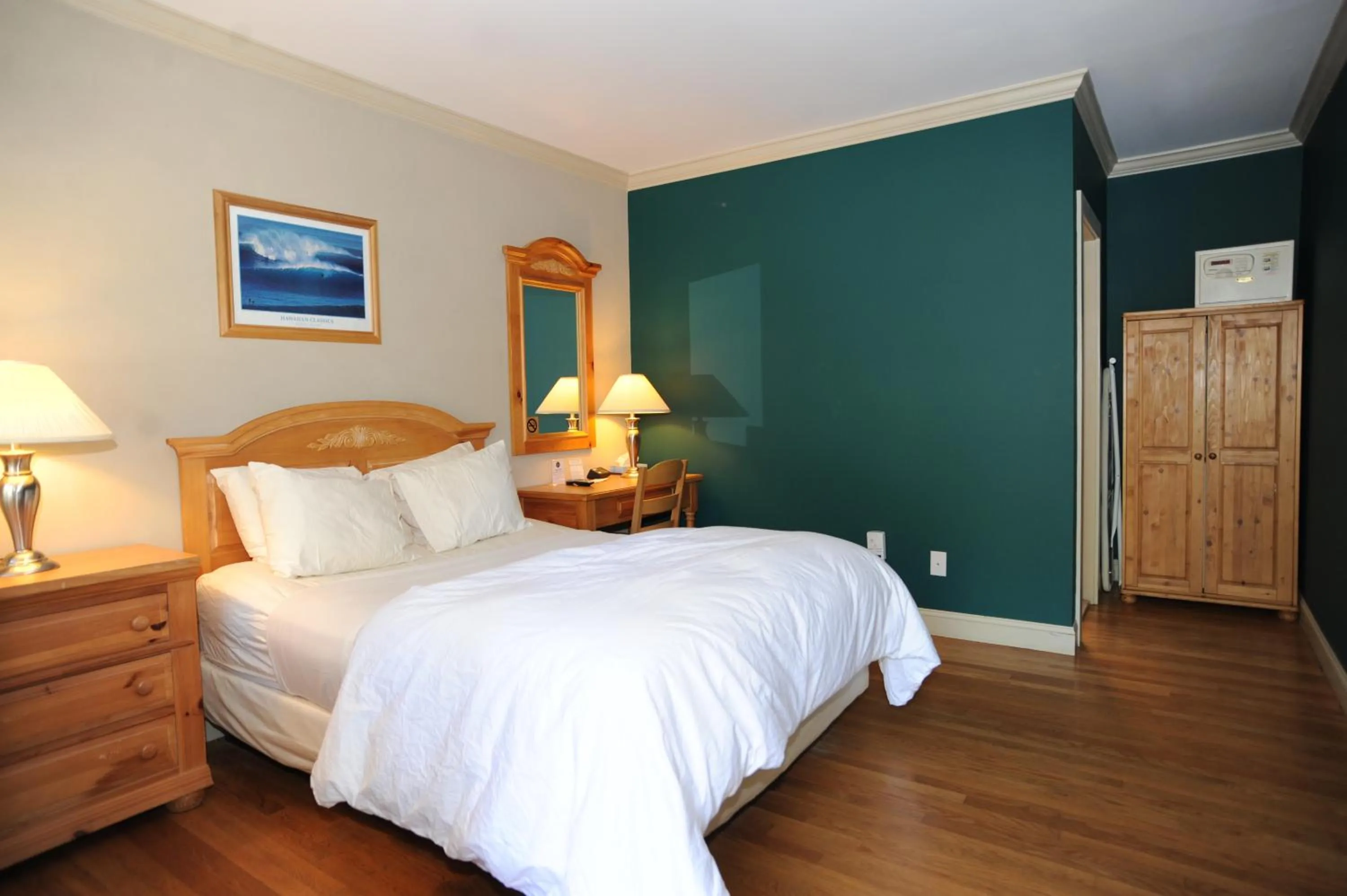 Bed in Southampton Long Island Hotel