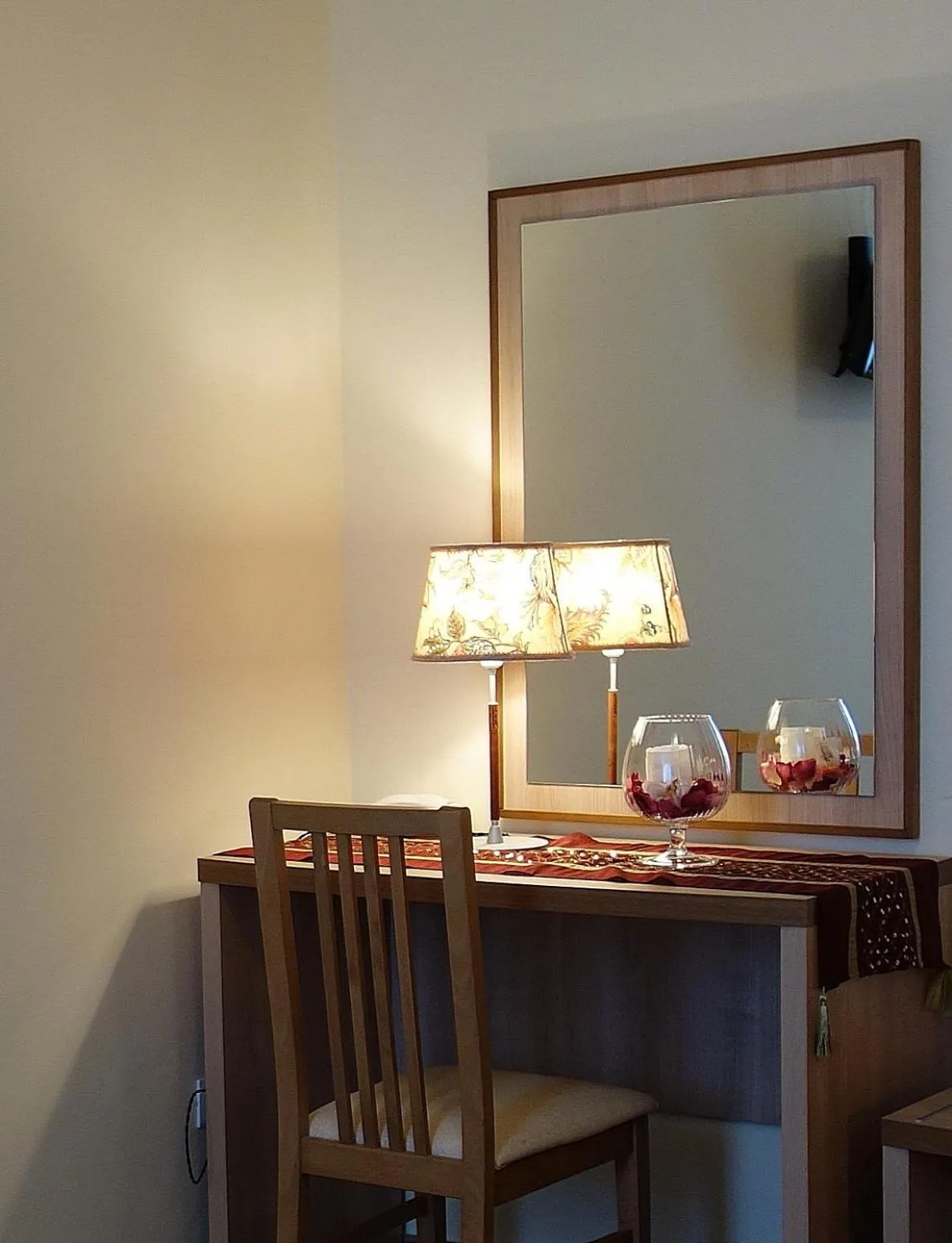 Decorative detail in Eden Park Resort