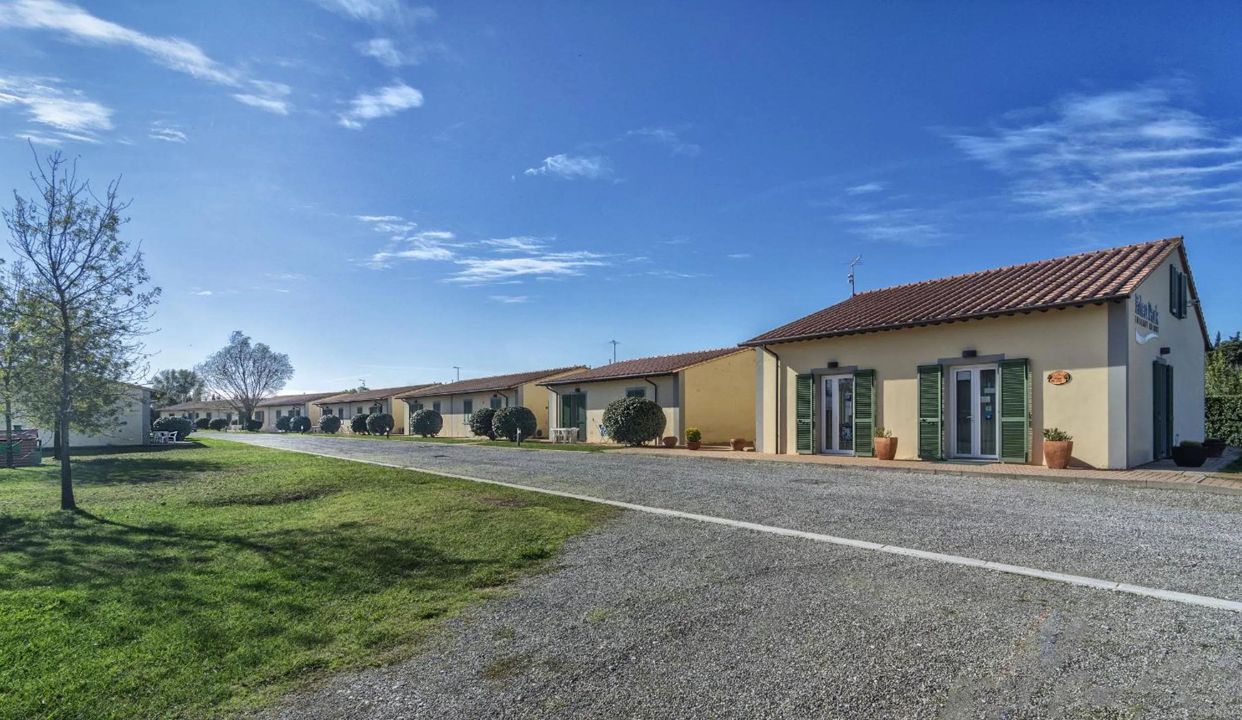 Facade/entrance in Eden Park Resort