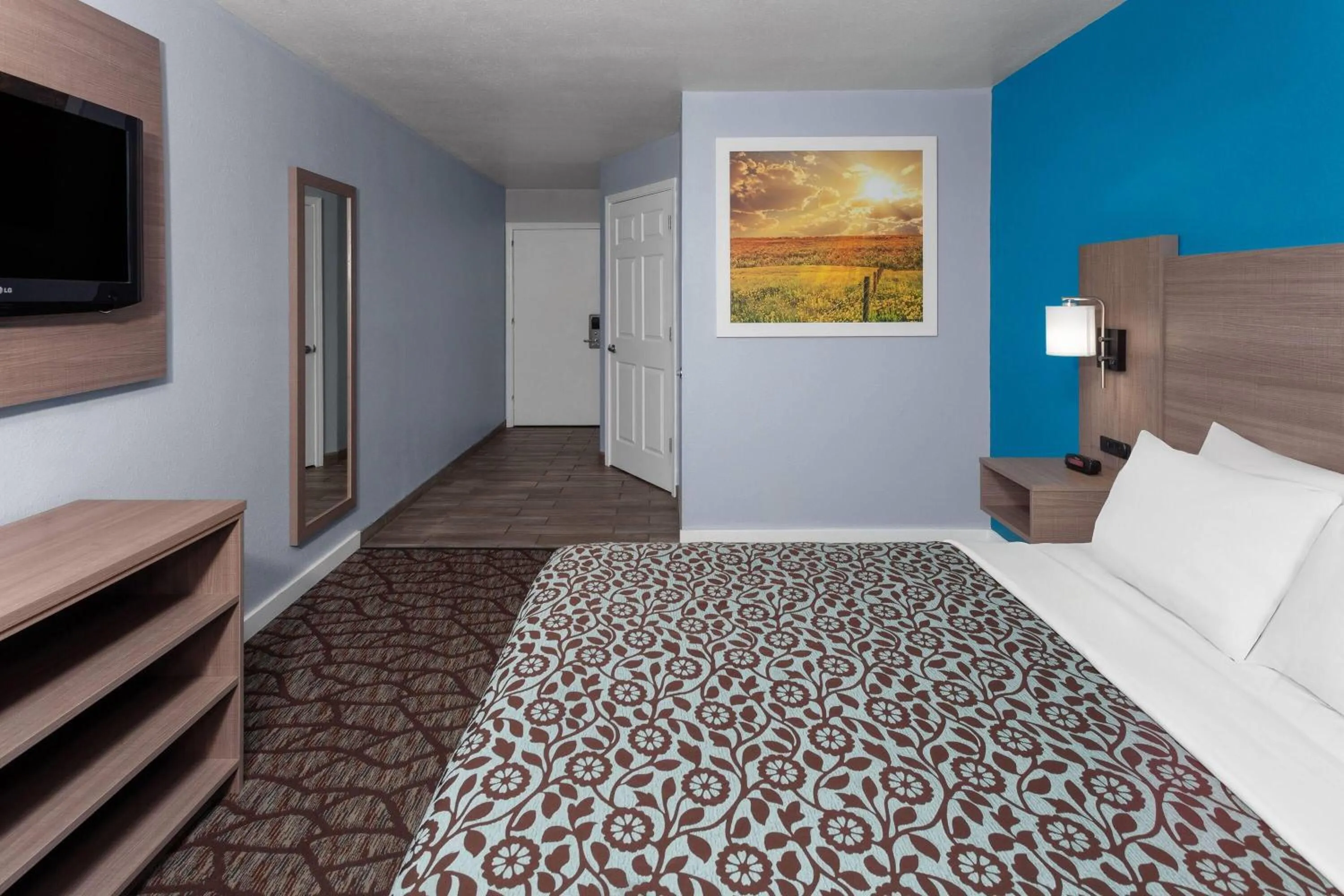 Photo of the whole room, Bed in Baymont by Wyndham Manistee