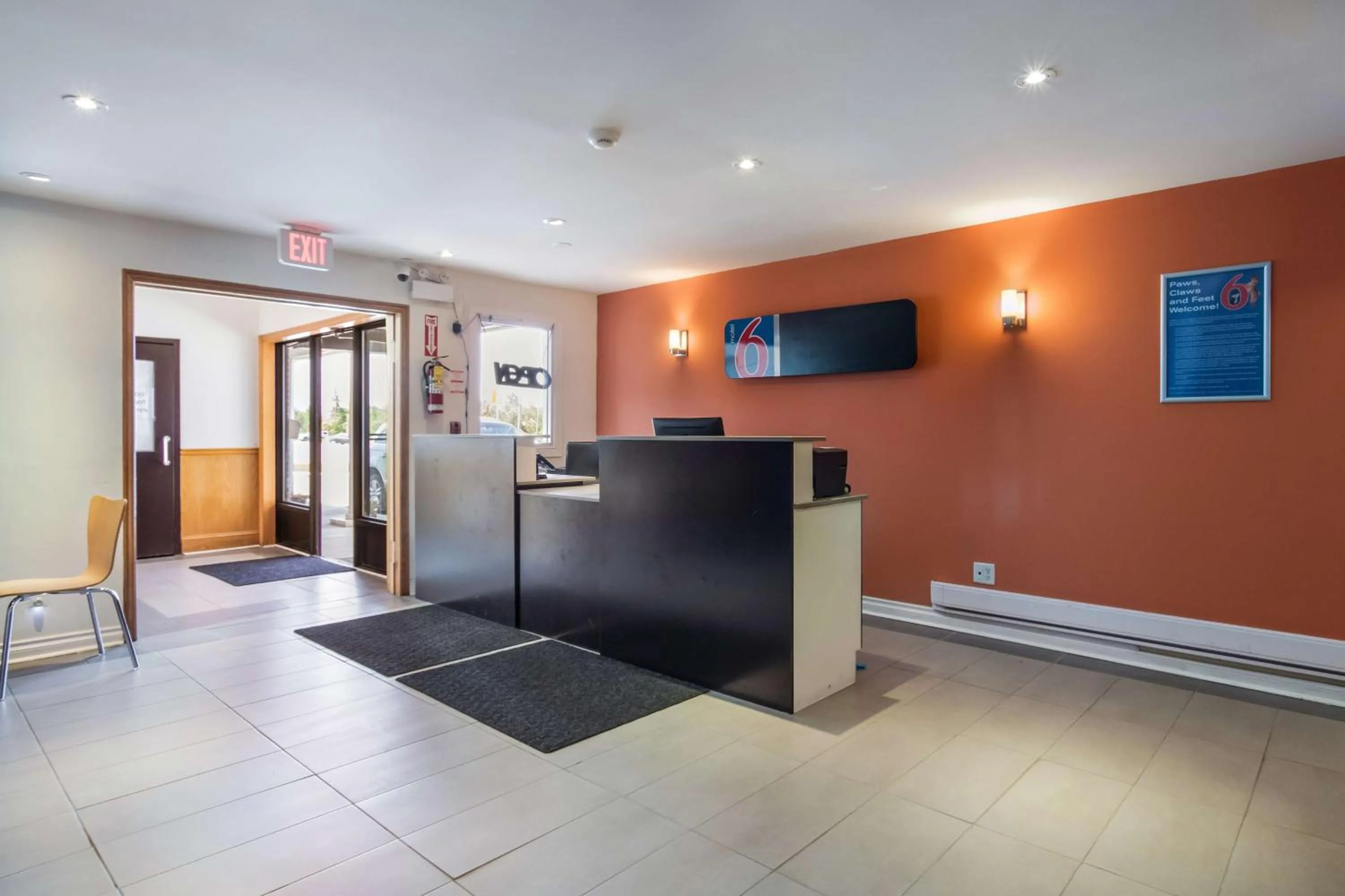 Lobby or reception in Motel 6-Sudbury, ON