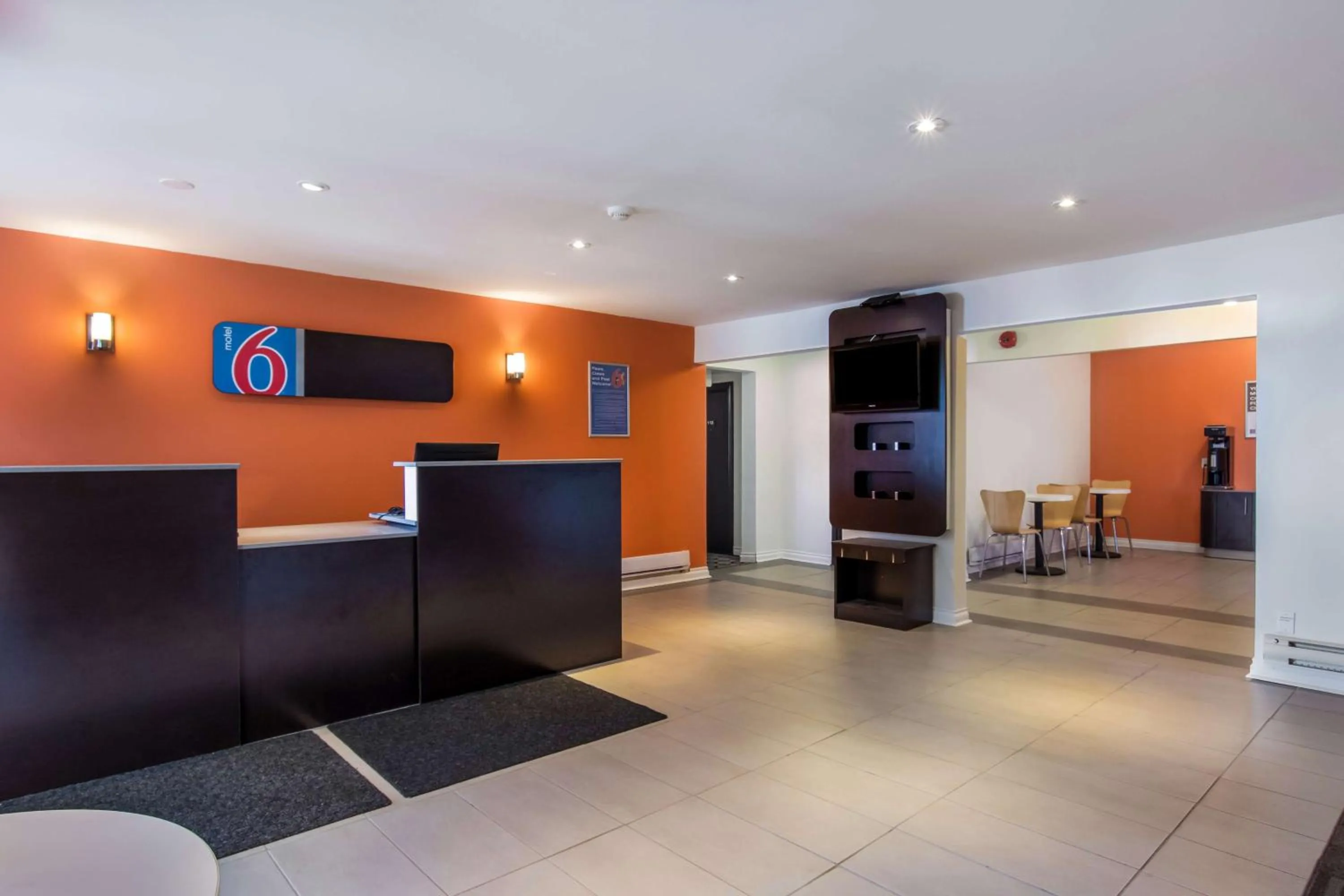 Lobby or reception in Motel 6-Sudbury, ON