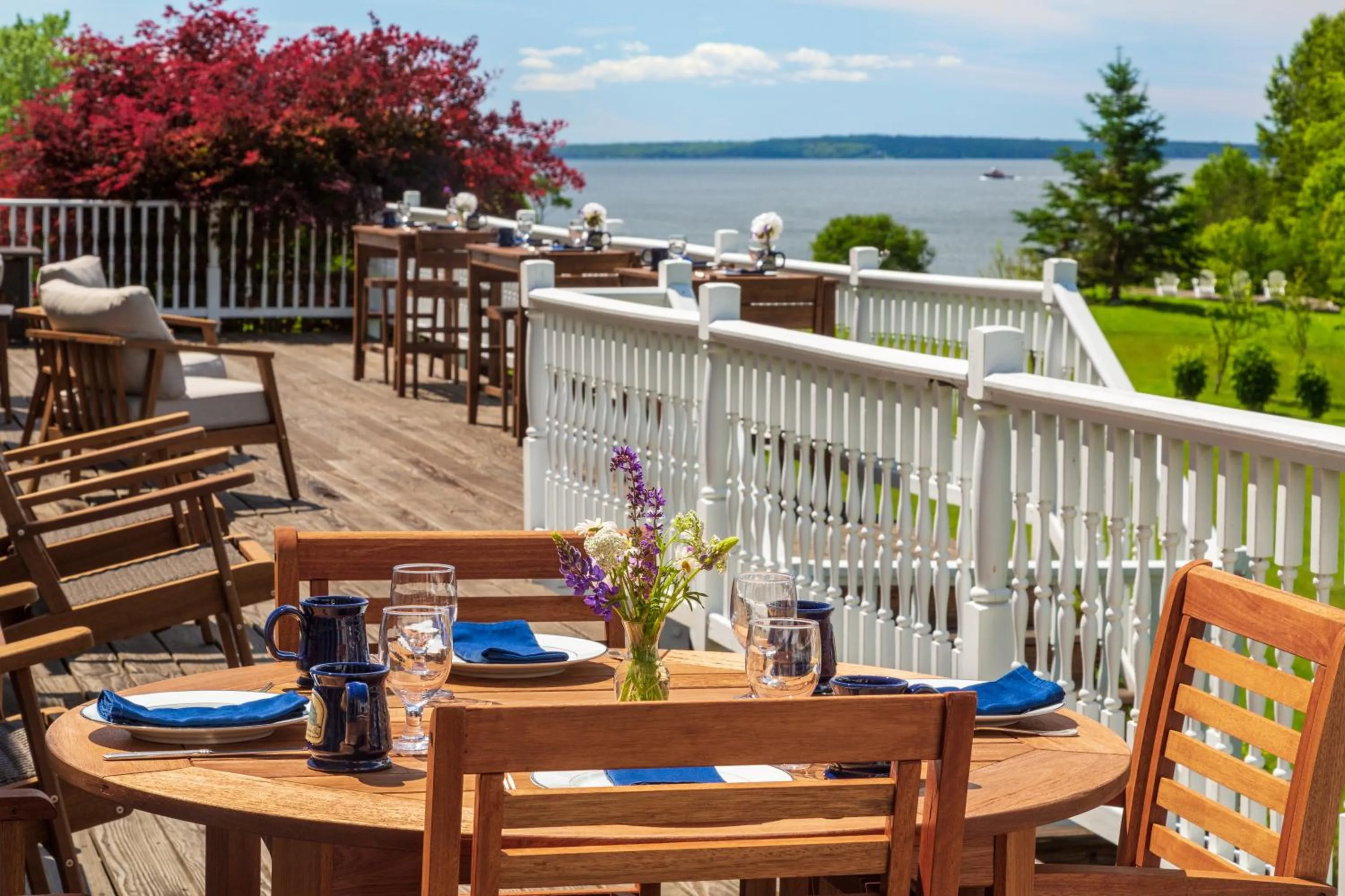 Dining area in Captain Nickels Inn