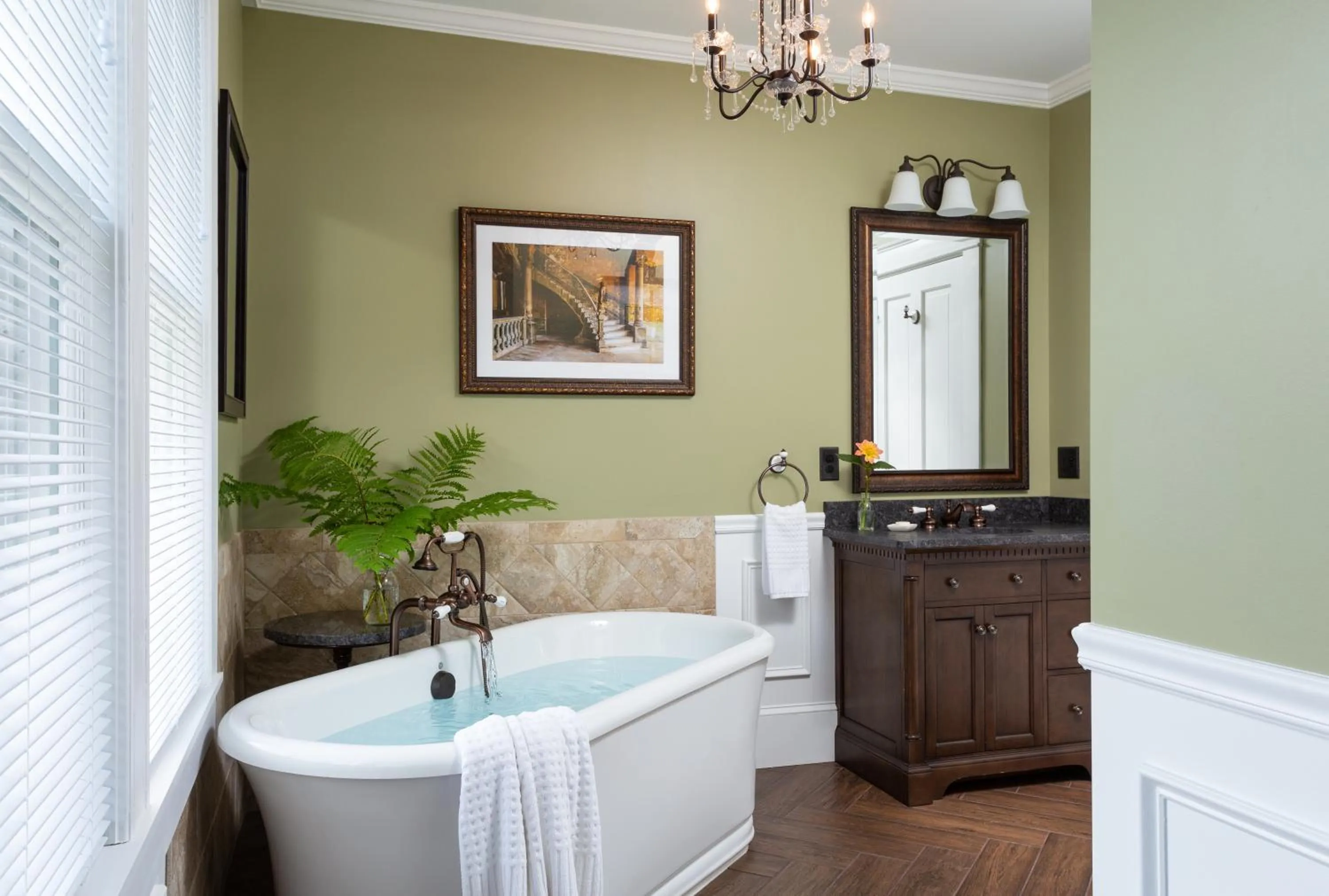 Bathroom in Captain Nickels Inn