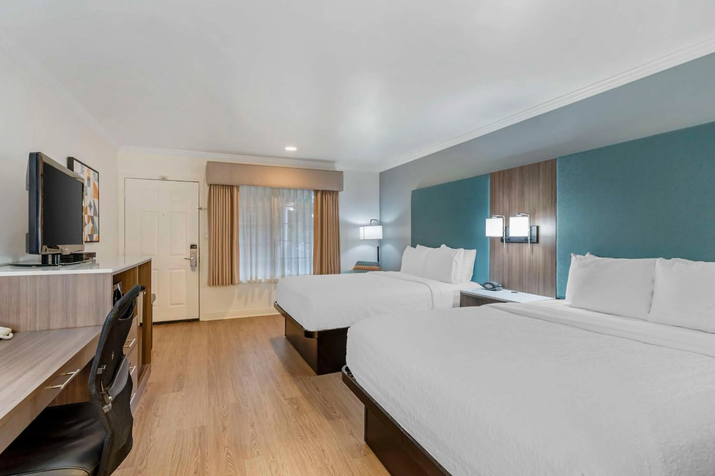 Bedroom, Bed in Best Western Plus Riviera