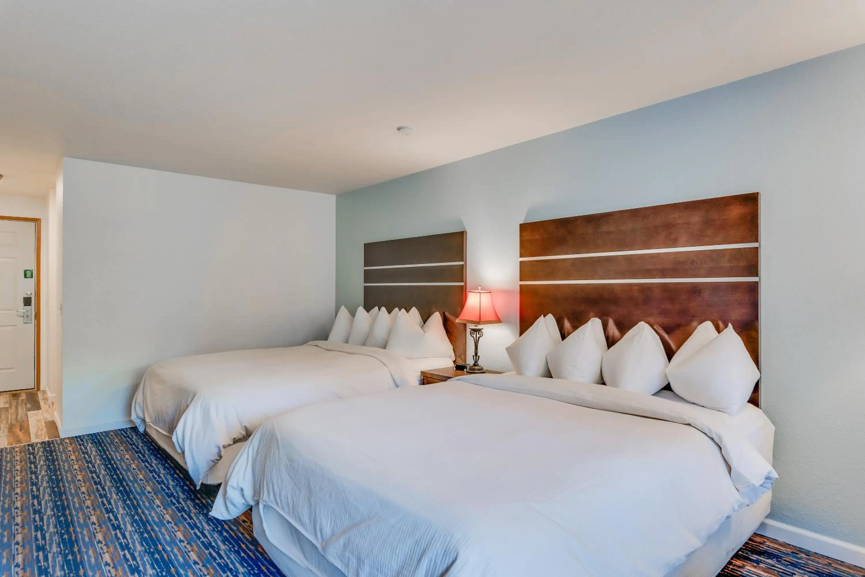 Bed in Alpine Rivers Inn