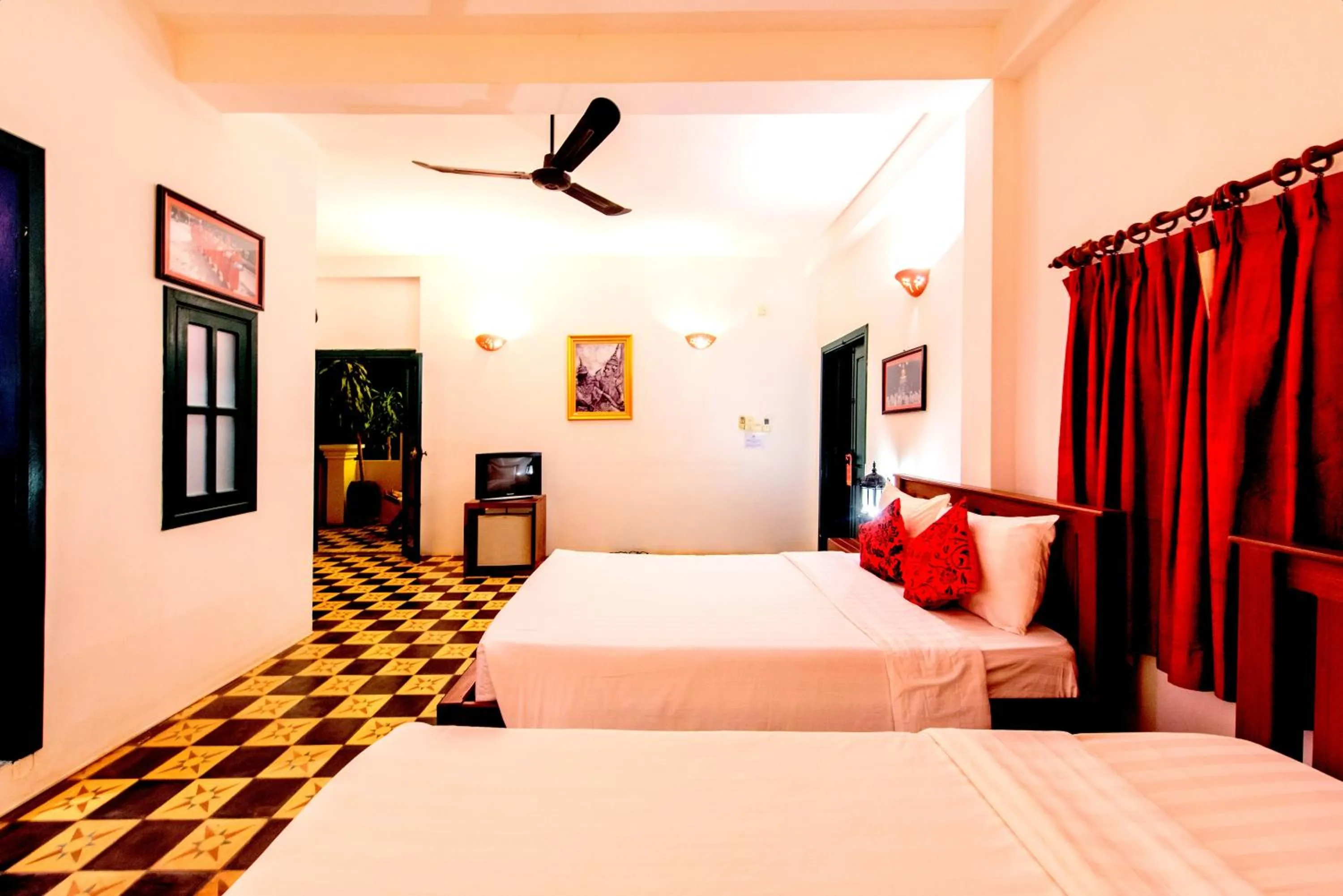 Bed in Residence Wat Damnak