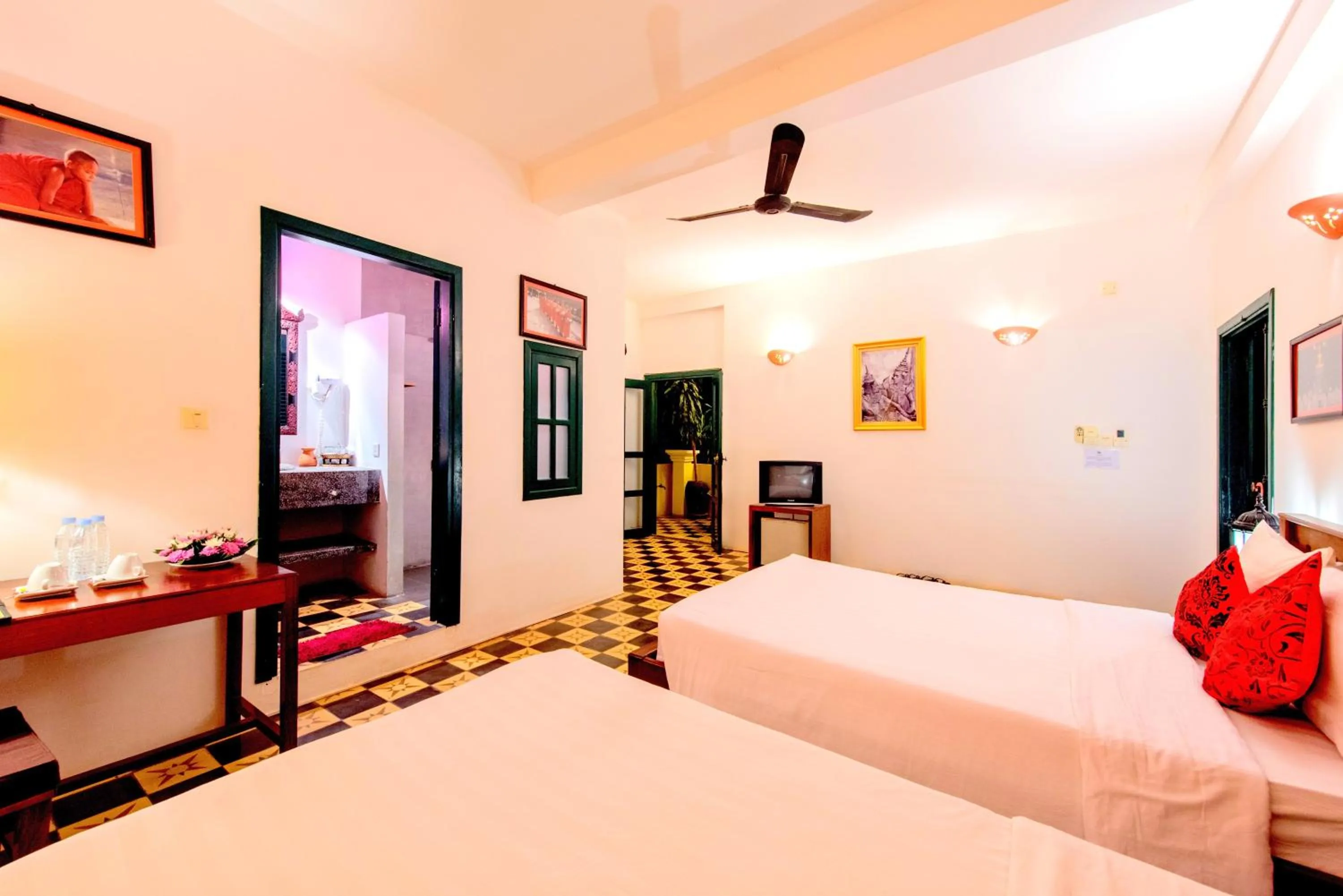 Bed in Residence Wat Damnak