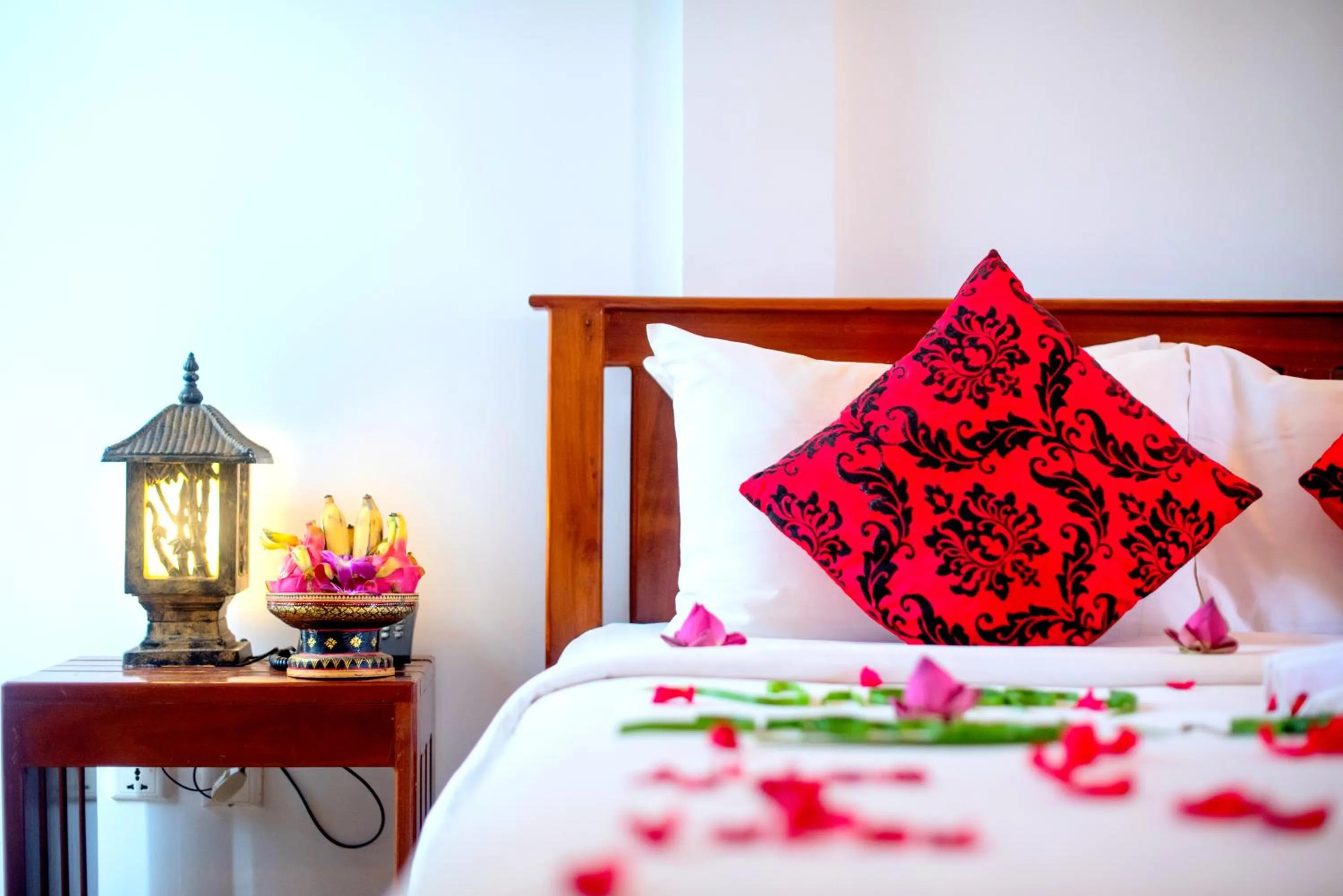 Bed in Residence Wat Damnak