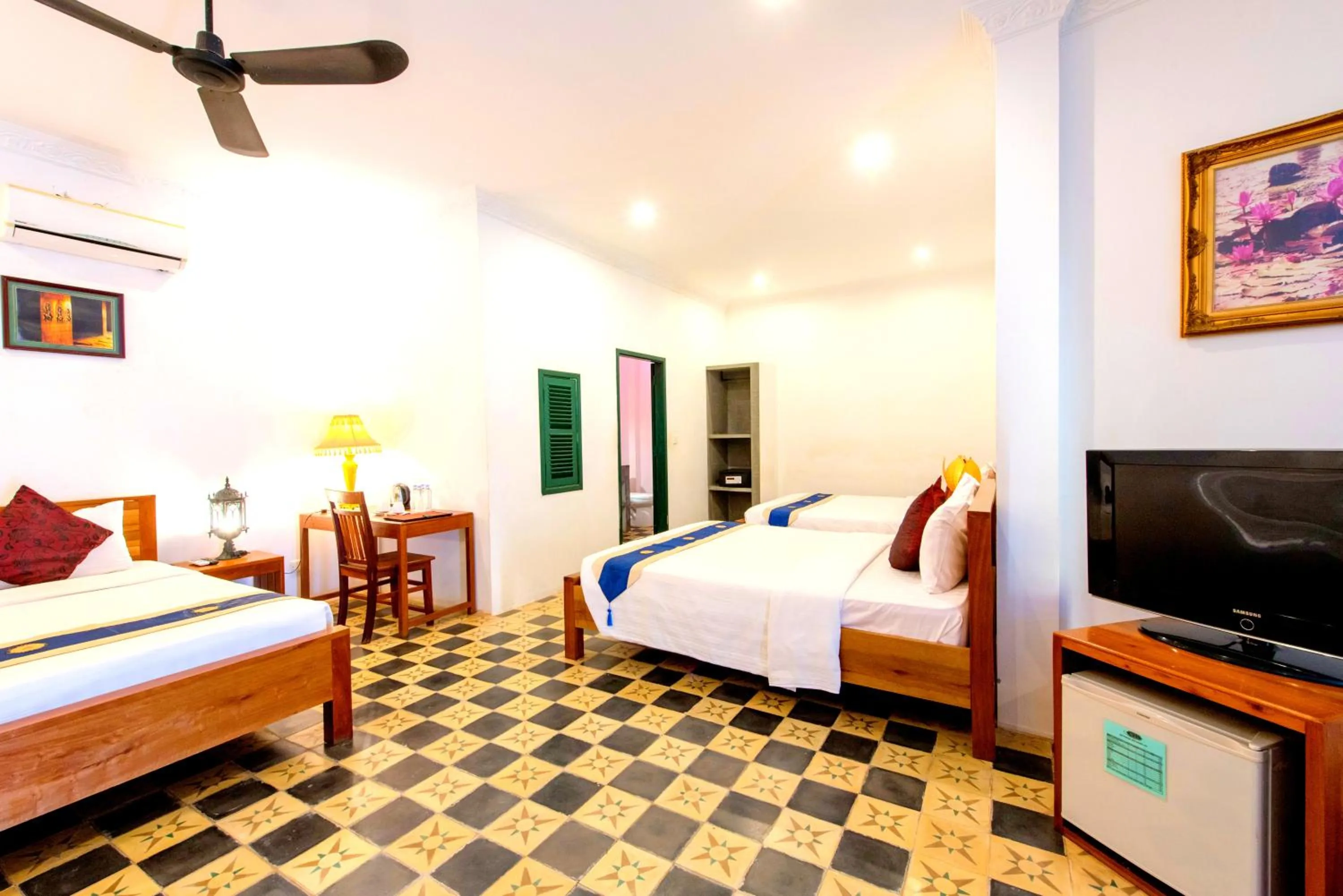 Bed in Residence Wat Damnak