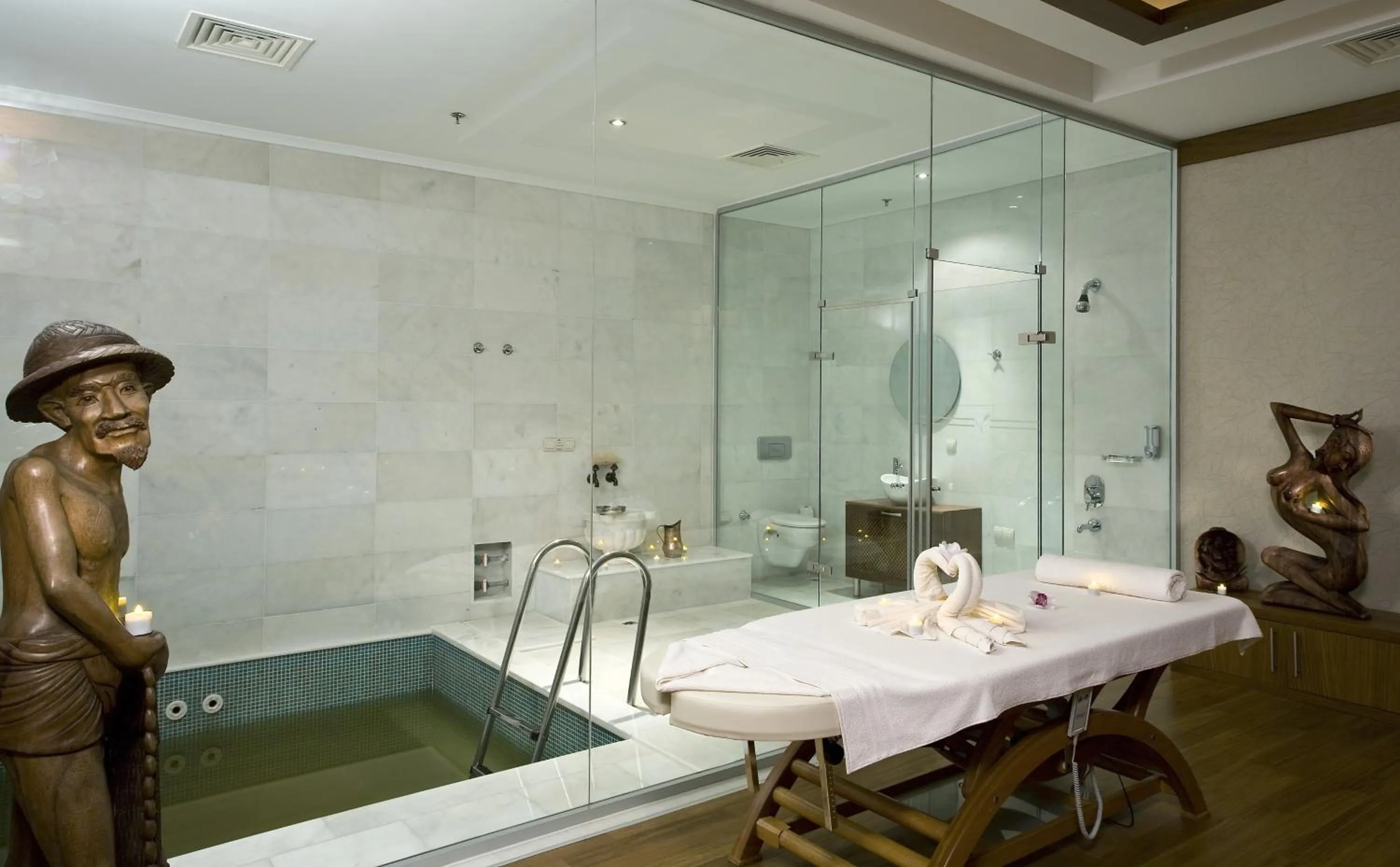 Swimming pool in Jura Hotels Afyon Thermal