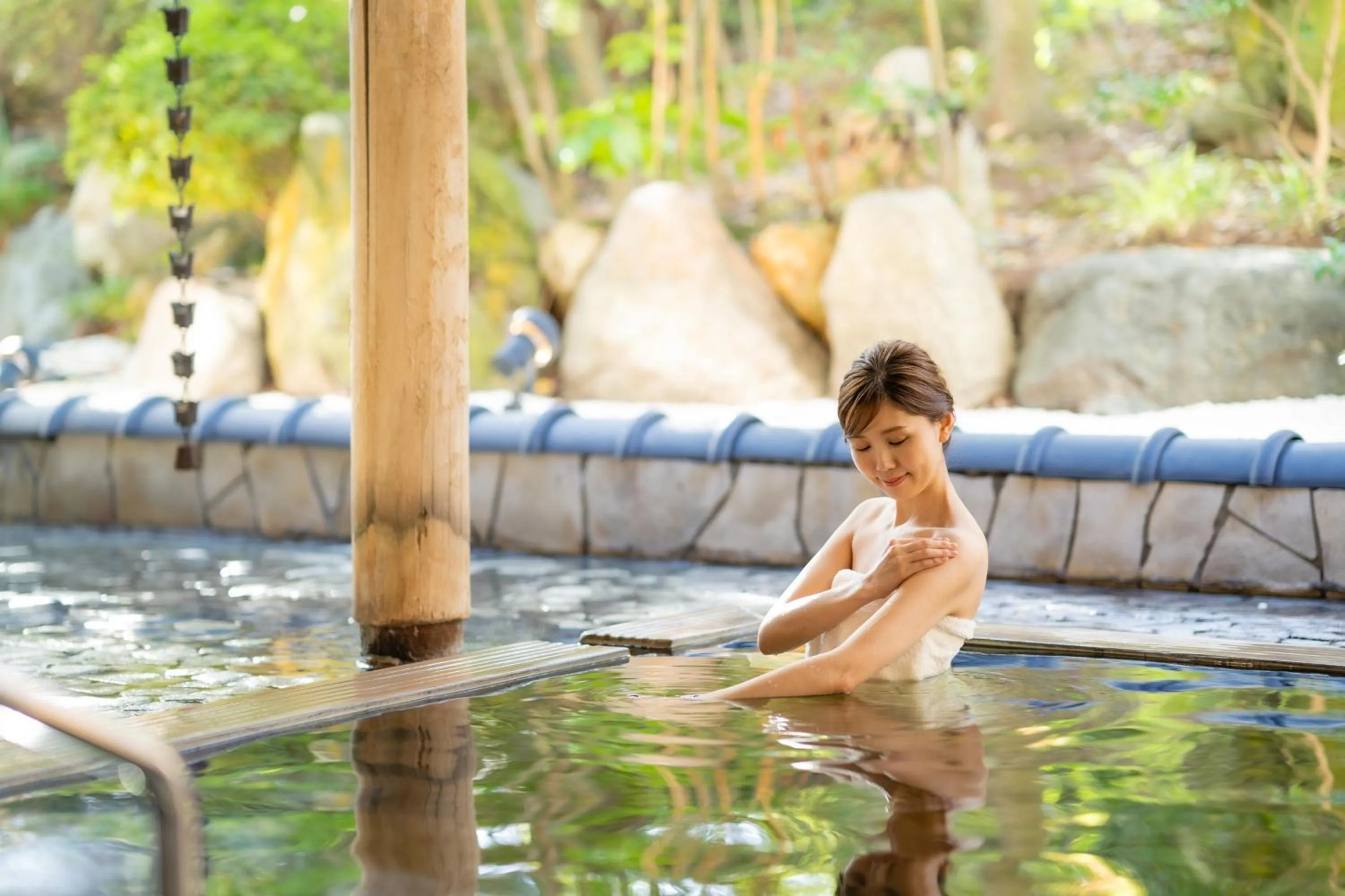 Day in Hotel Hoho "A hotel overlooking the Echigo Plain and the Yahiko mountain range" formerly Hotel Oohashi Yakata-no-Yu