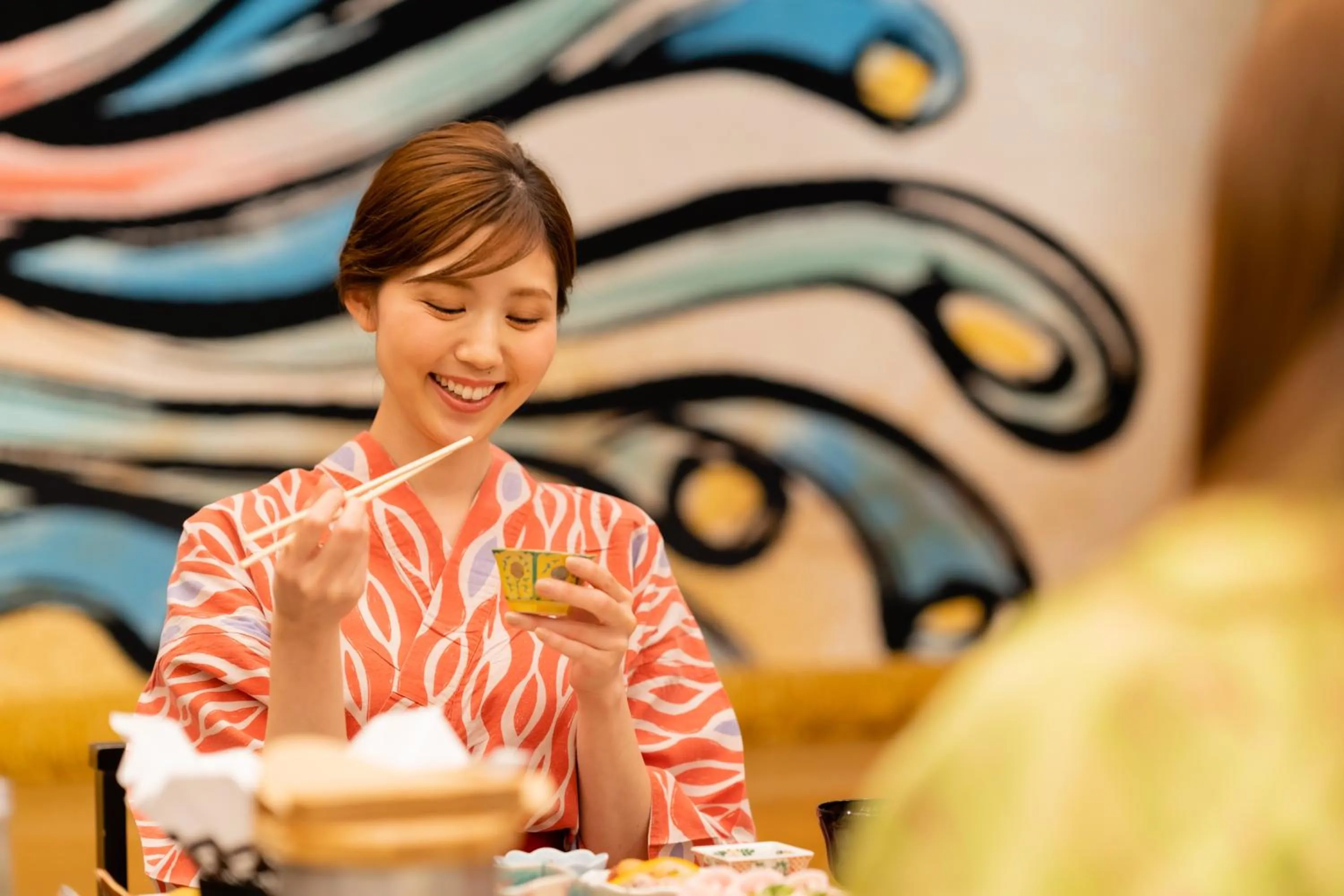 People in Hotel Hoho "A hotel overlooking the Echigo Plain and the Yahiko mountain range" formerly Hotel Oohashi Yakata-no-Yu